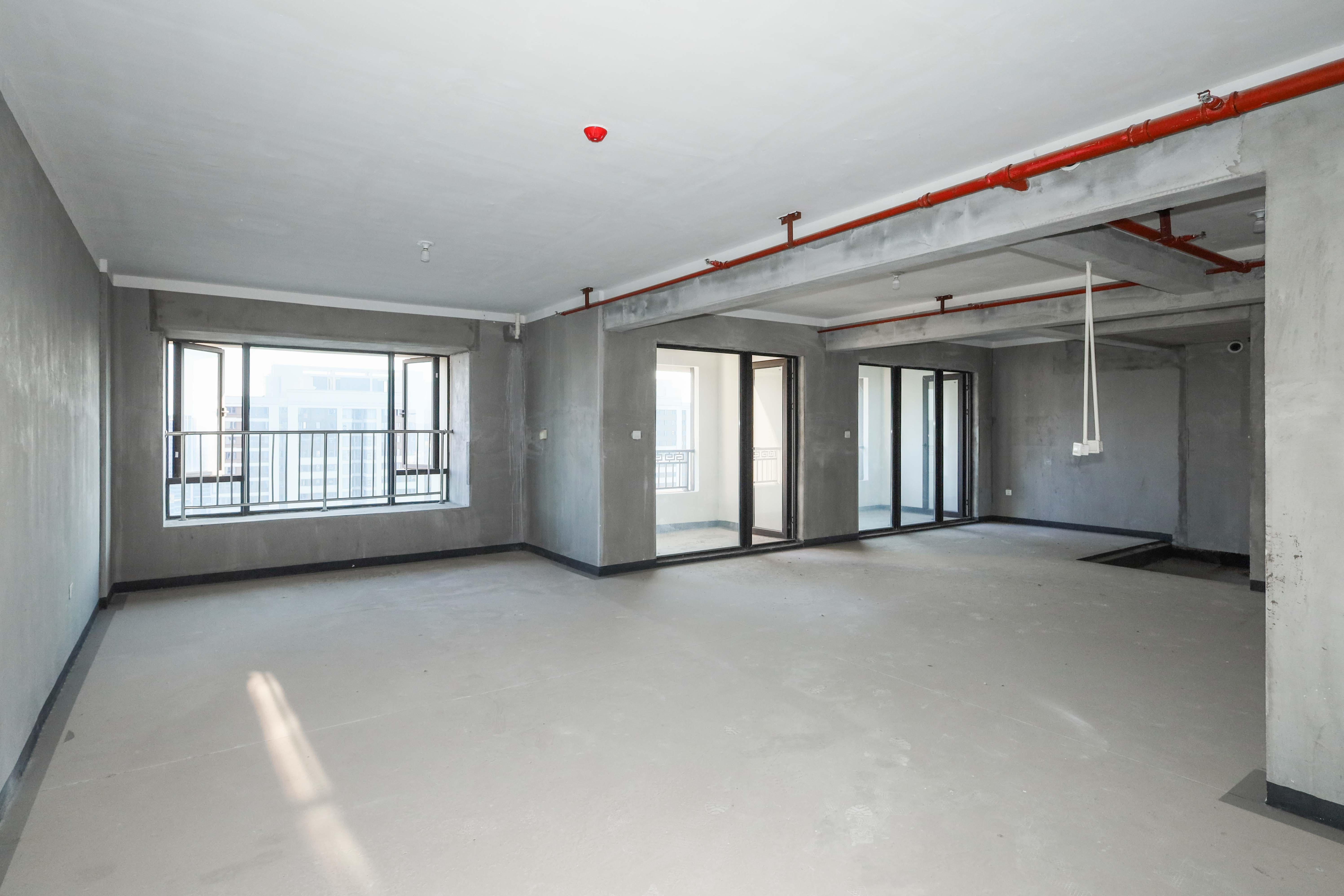 建发央著  4室2厅0卫   250.00万客厅