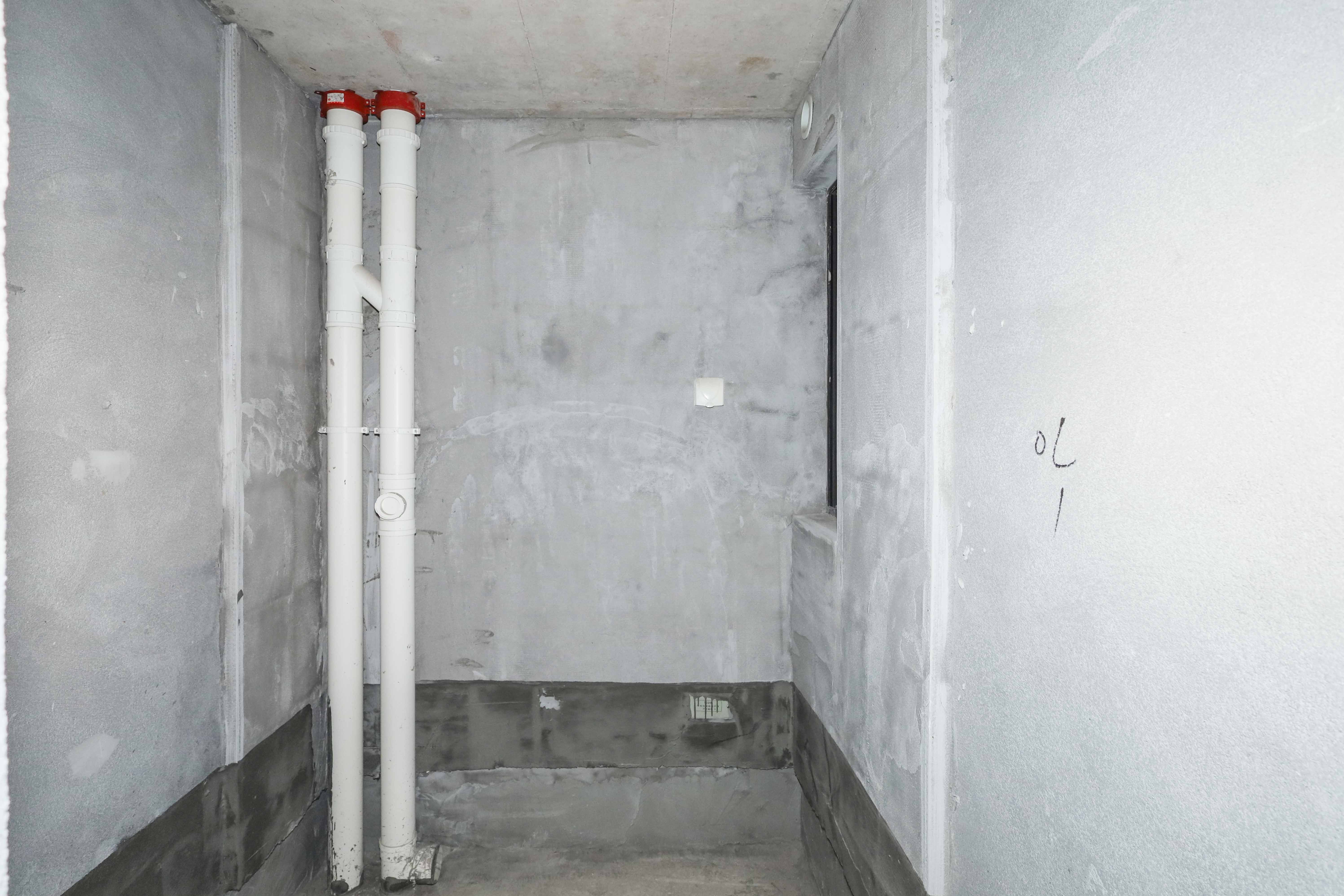 建发央著  4室2厅0卫   250.00万卫生间