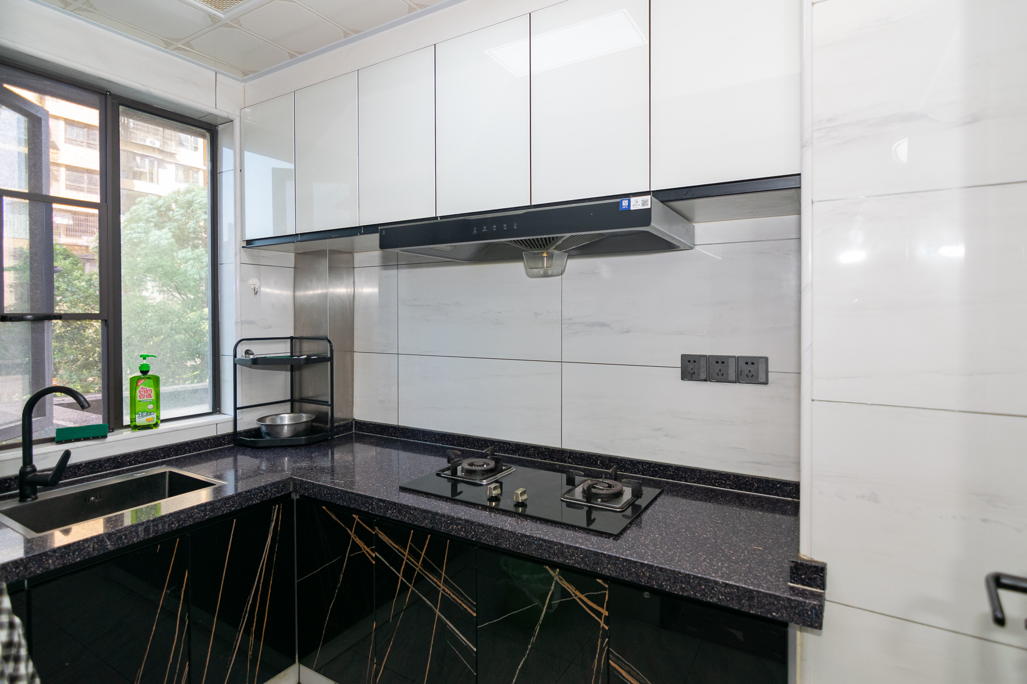 三润城(三润星城) 3室2厅2卫 80.0万 三润城(三润星城) 3室2厅2卫 80.0万厨房