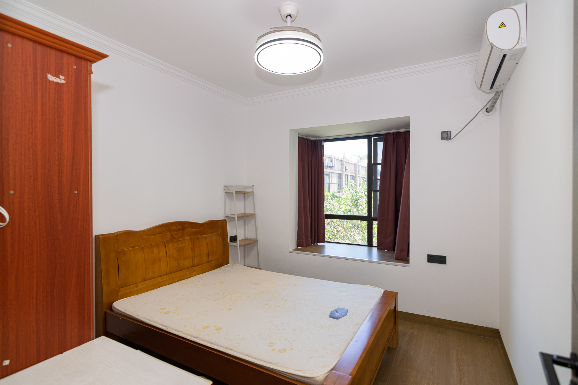 三润城(三润星城) 3室2厅2卫 80.0万 三润城(三润星城) 3室2厅2卫 80.0万卧室