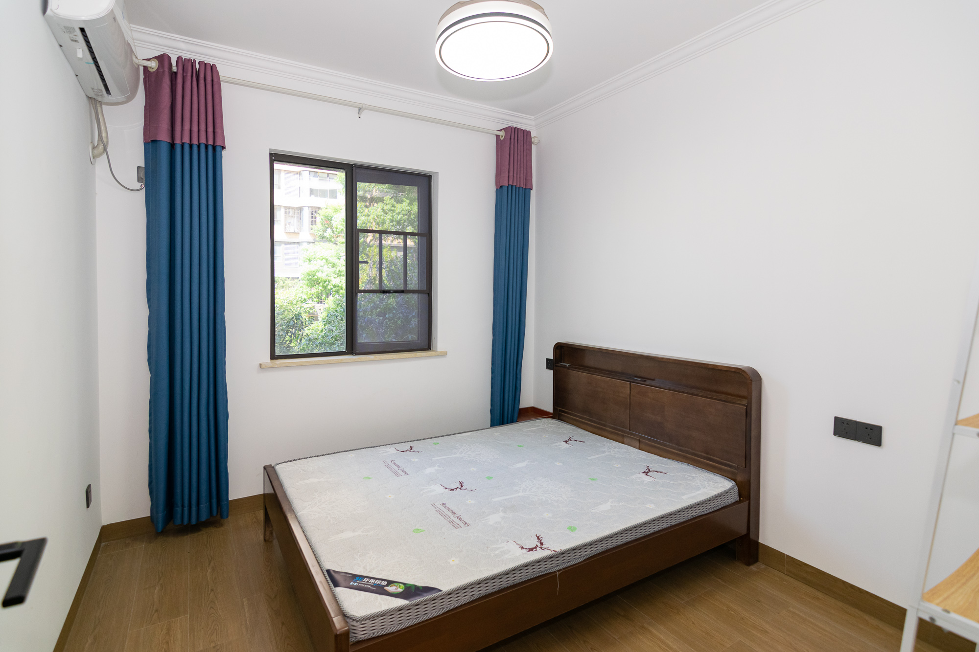 三润城(三润星城) 3室2厅2卫 80.0万 三润城(三润星城) 3室2厅2卫 80.0万卧室