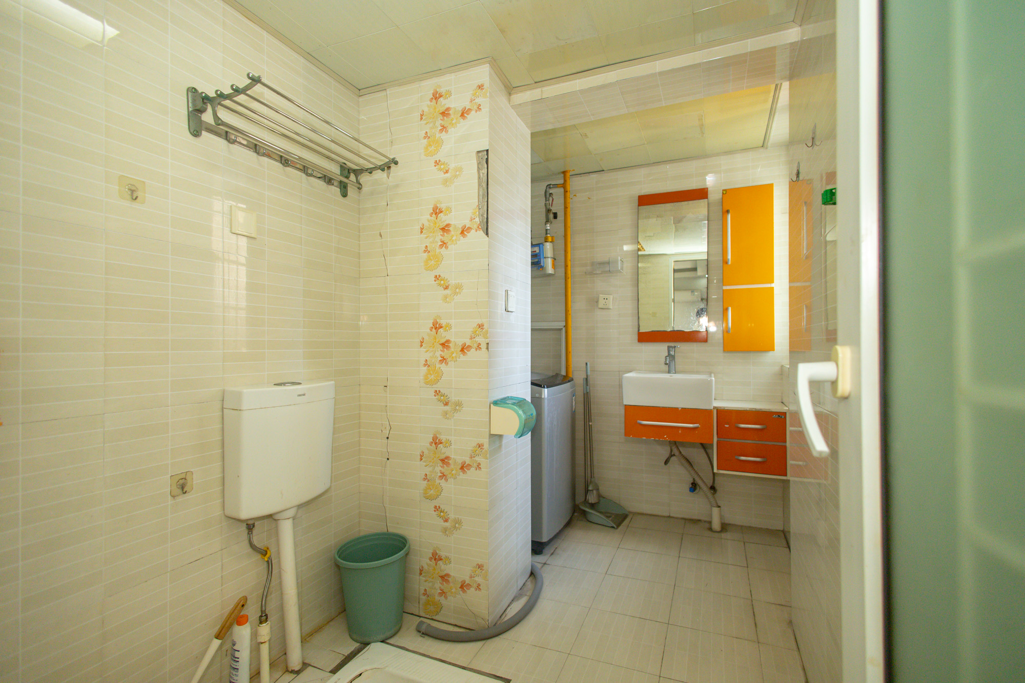 晶华美地  2室2厅1卫   35.80万 晶华美地  2室2厅1卫   35.80万卫生间