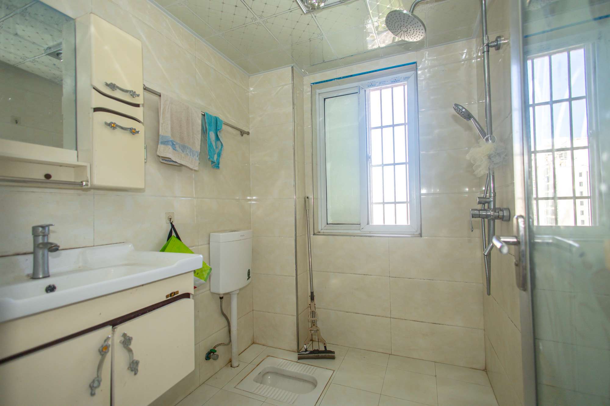 楚天世纪城西苑  2室2厅1卫    50.8万 楚天世纪城西苑  2室2厅1卫    50.8万卫生间