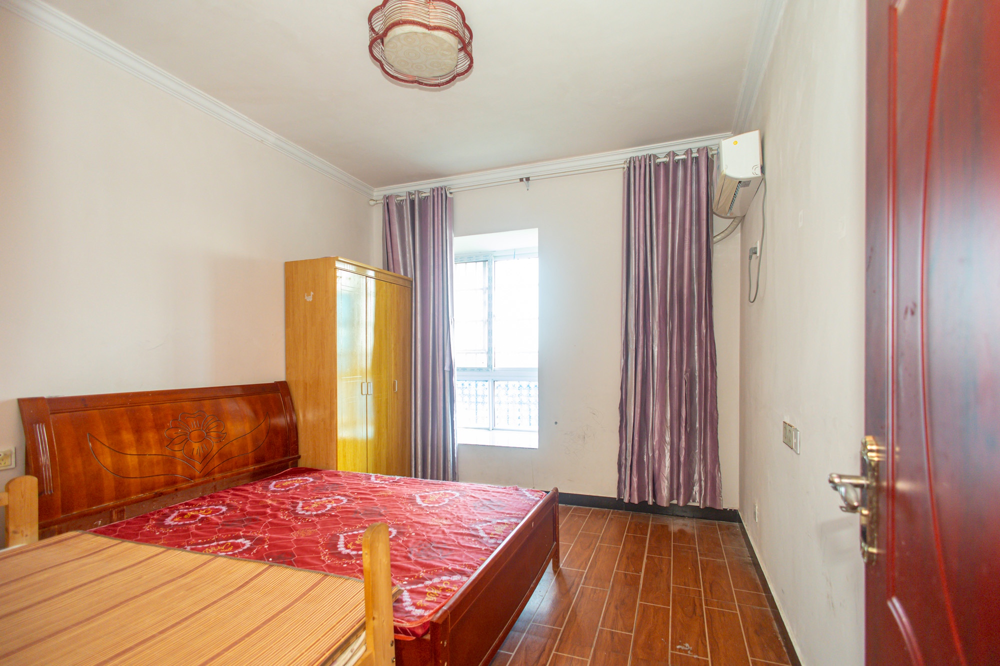 楚天世纪城西苑  2室2厅1卫    50.8万 楚天世纪城西苑  2室2厅1卫    50.8万卧室