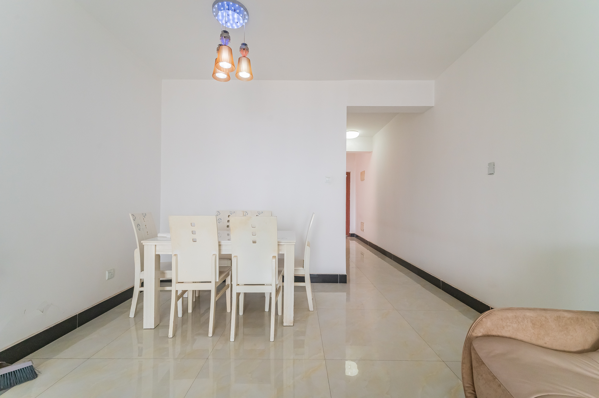 华润凤凰城二期 2室2厅1卫 63.8万 华润凤凰城二期 2室2厅1卫 63.8万客厅