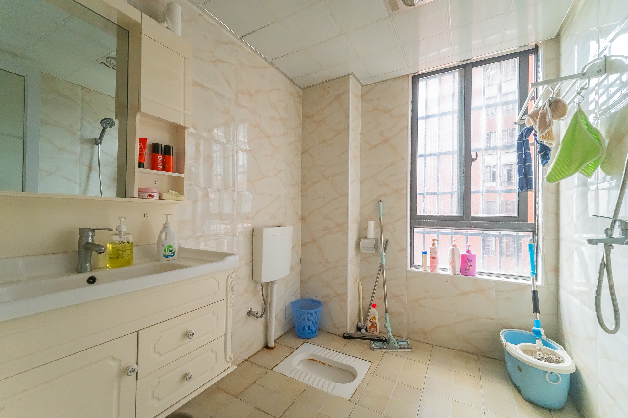 华润凤凰城二期 2室2厅1卫 63.8万 华润凤凰城二期 2室2厅1卫 63.8万卫生间