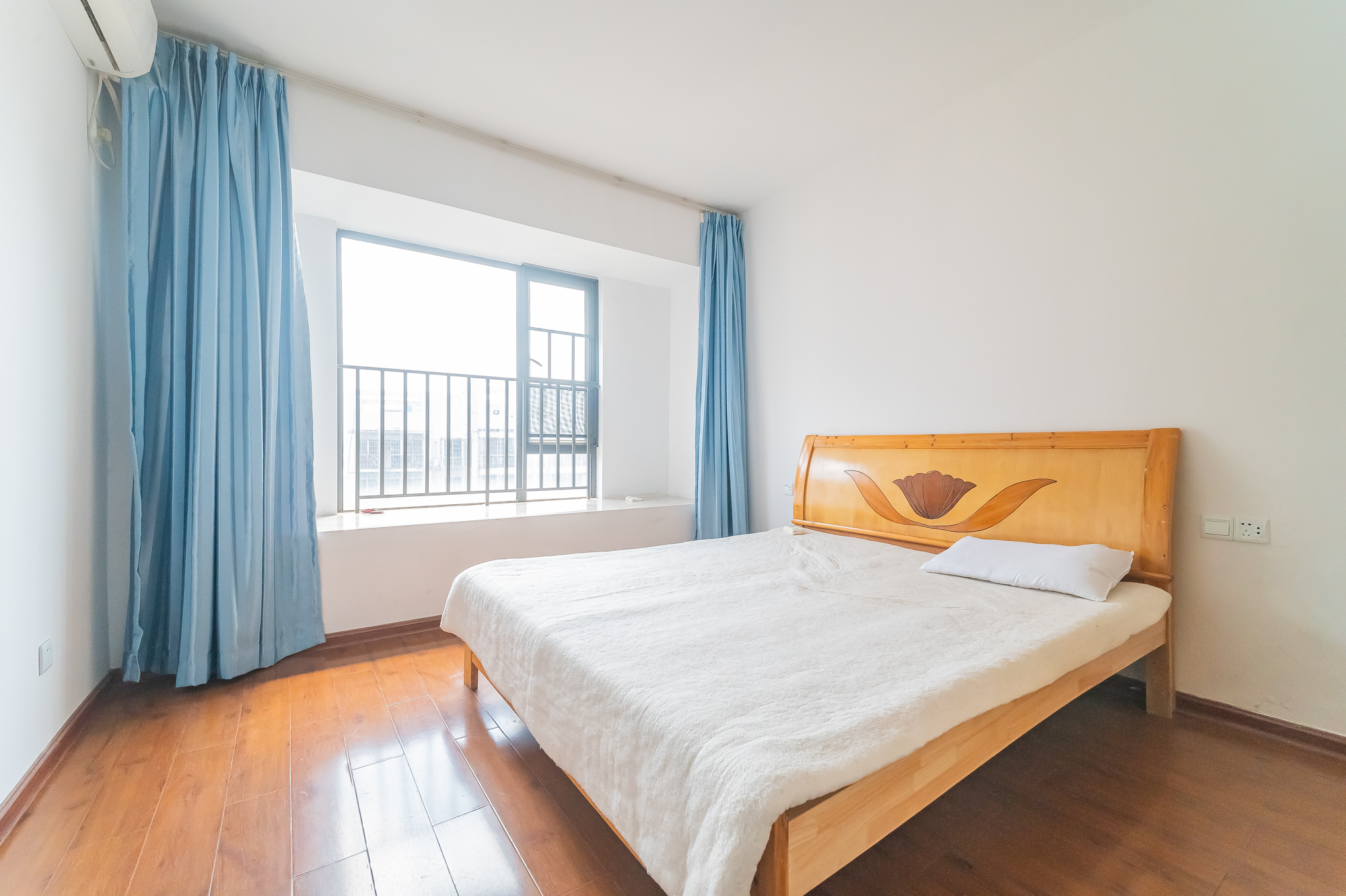 华润凤凰城二期 2室2厅1卫 63.8万 华润凤凰城二期 2室2厅1卫 63.8万卧室