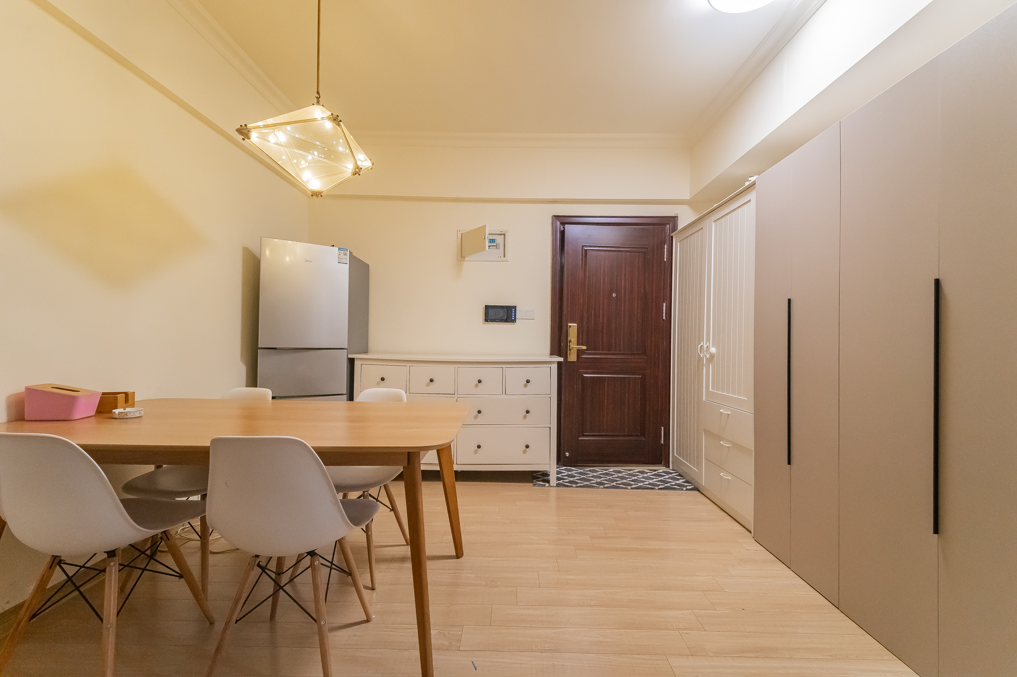 碧桂园威尼斯城 1室1厅1卫 30.0万 碧桂园威尼斯城 1室1厅1卫 30.0万客厅