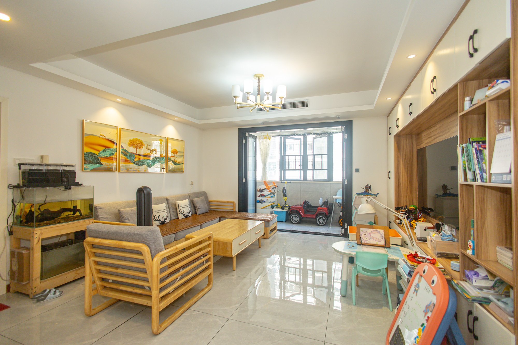 锦璨家园  3室2厅2卫    98.0万客厅