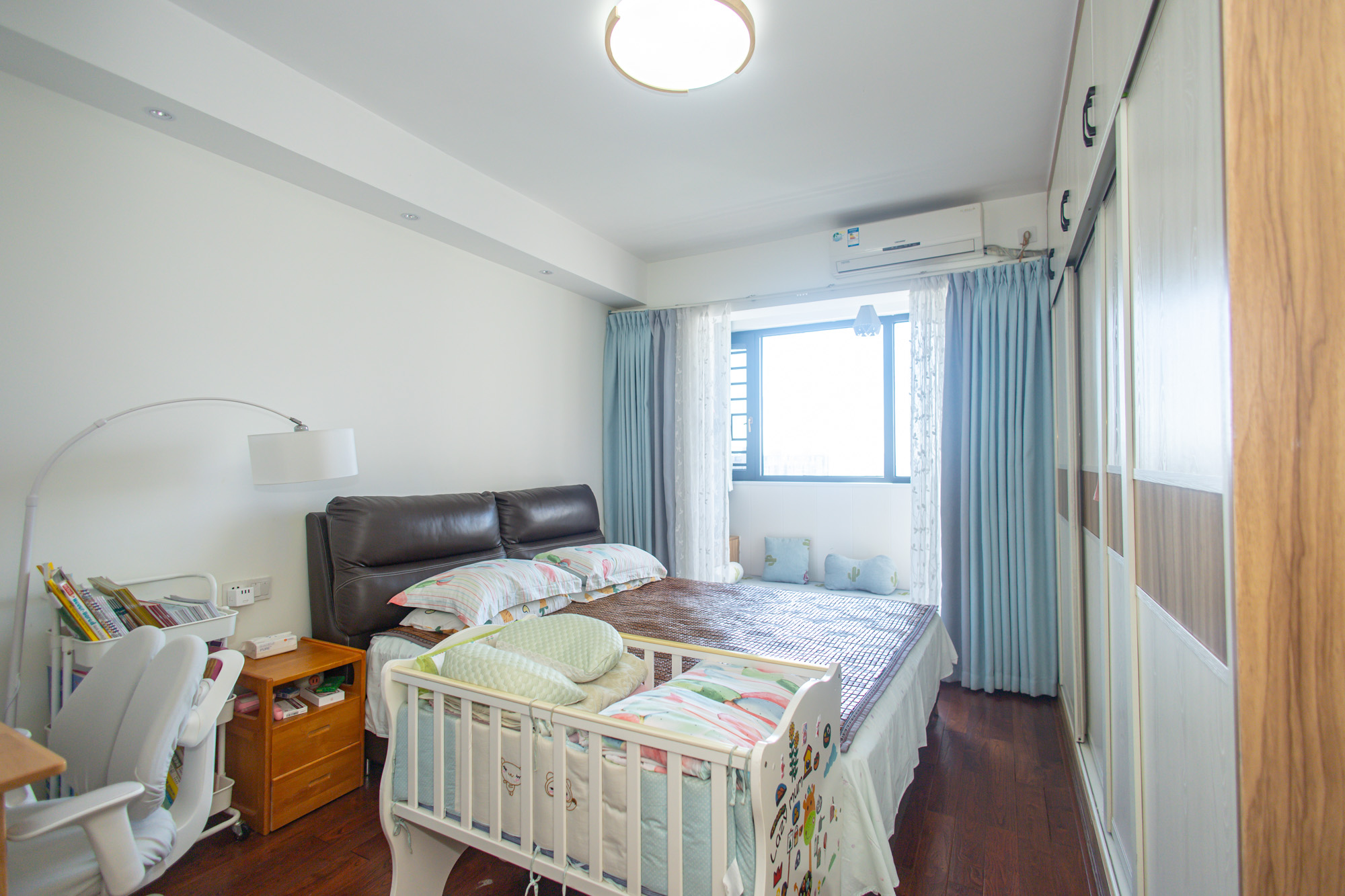 锦璨家园  3室2厅2卫    98.0万卧室