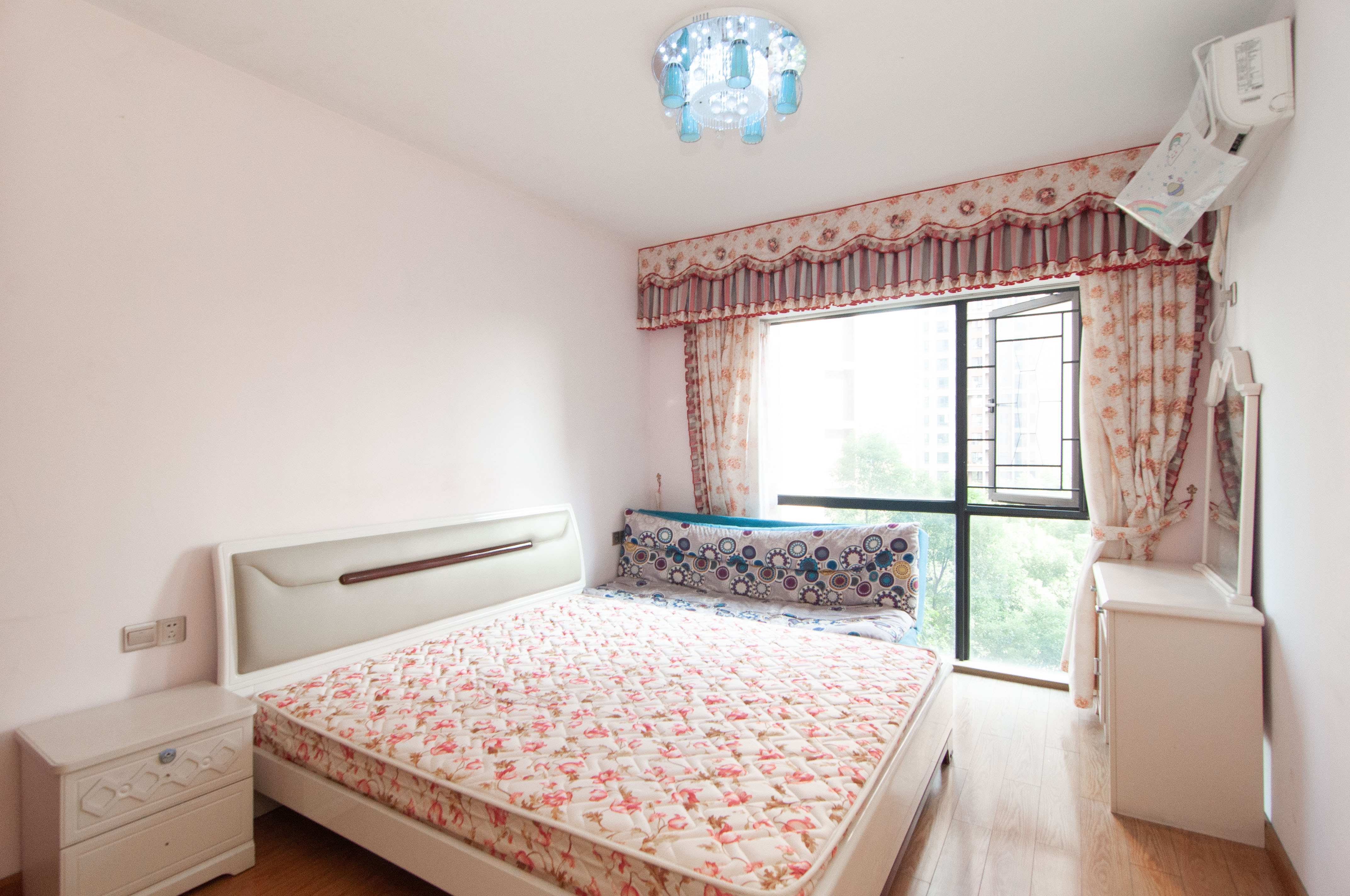 达美D6区  3室2厅2卫    90.0万 达美D6区  3室2厅2卫    90.0万其他