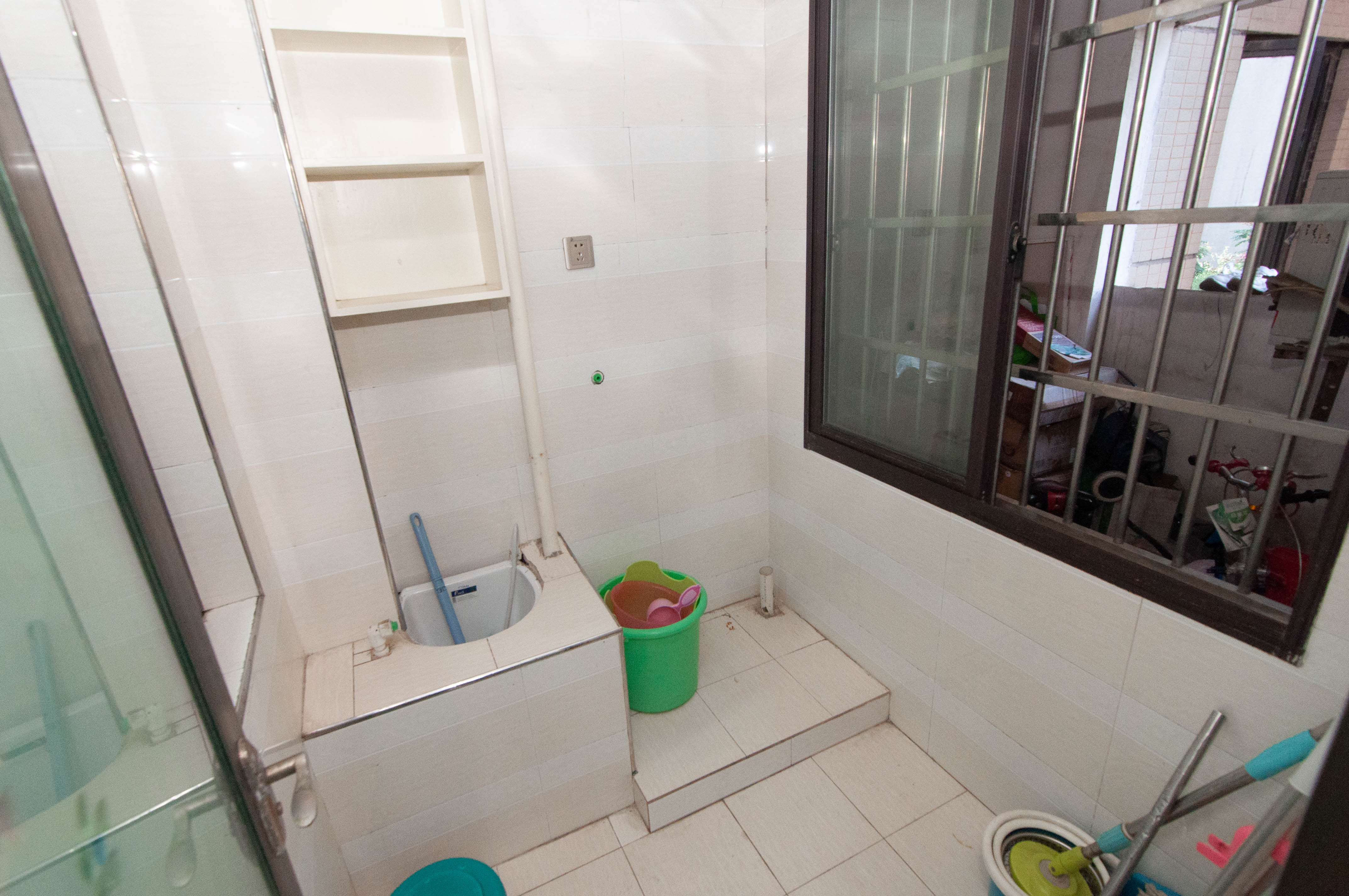 达美D6区  3室2厅2卫    90.0万 达美D6区  3室2厅2卫    90.0万卫生间