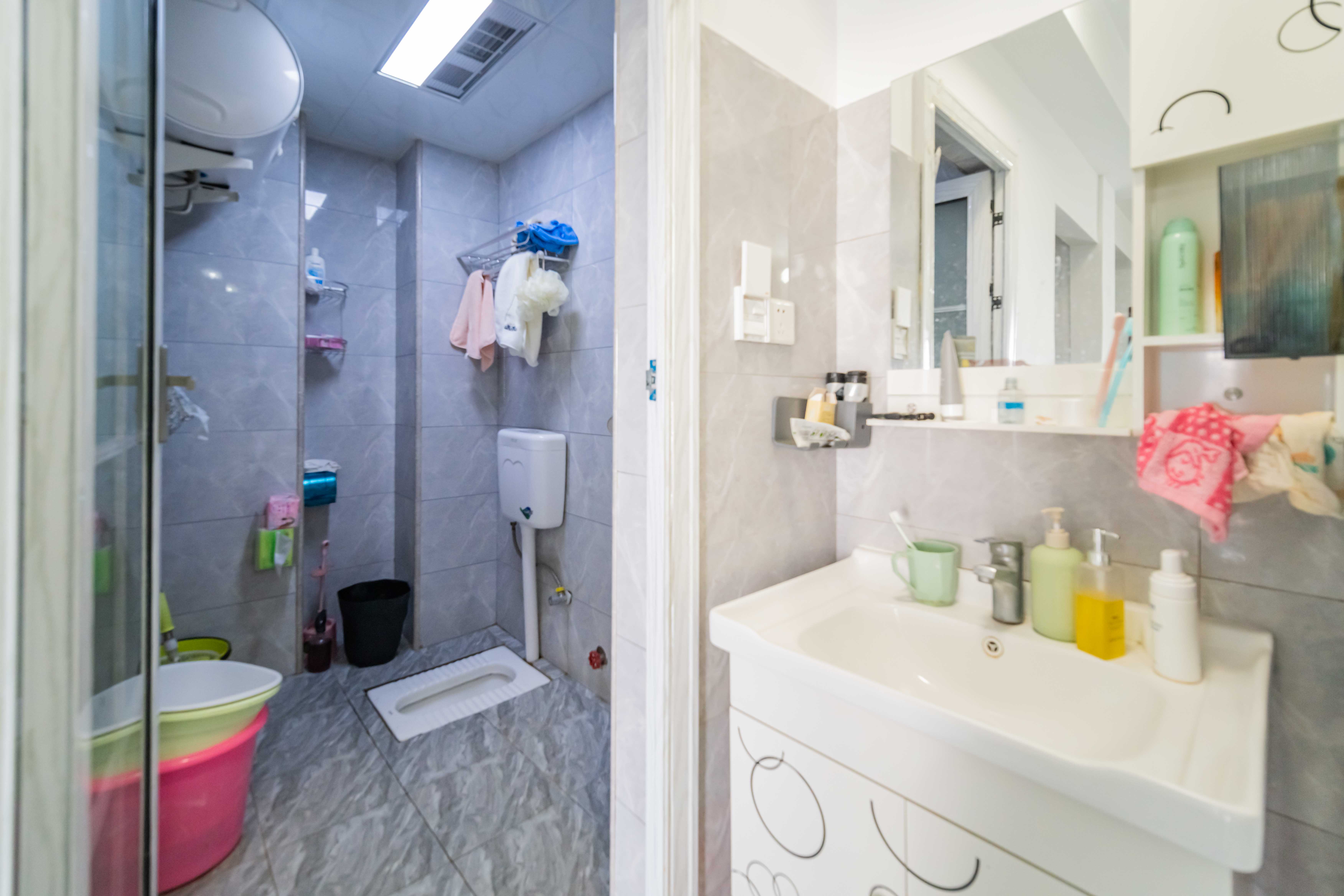 欧亚达国际广场 2室1厅1卫 60.8万 欧亚达国际广场 2室1厅1卫 60.8万卫生间