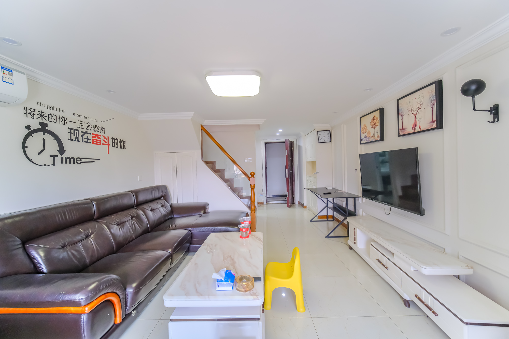 艾美潇湘 1室1厅1卫 28.0万 艾美潇湘 1室1厅1卫 28.0万客厅