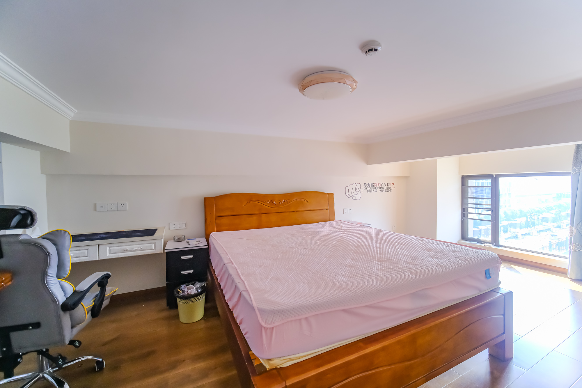 艾美潇湘  1室1厅1卫    28.0万卧室