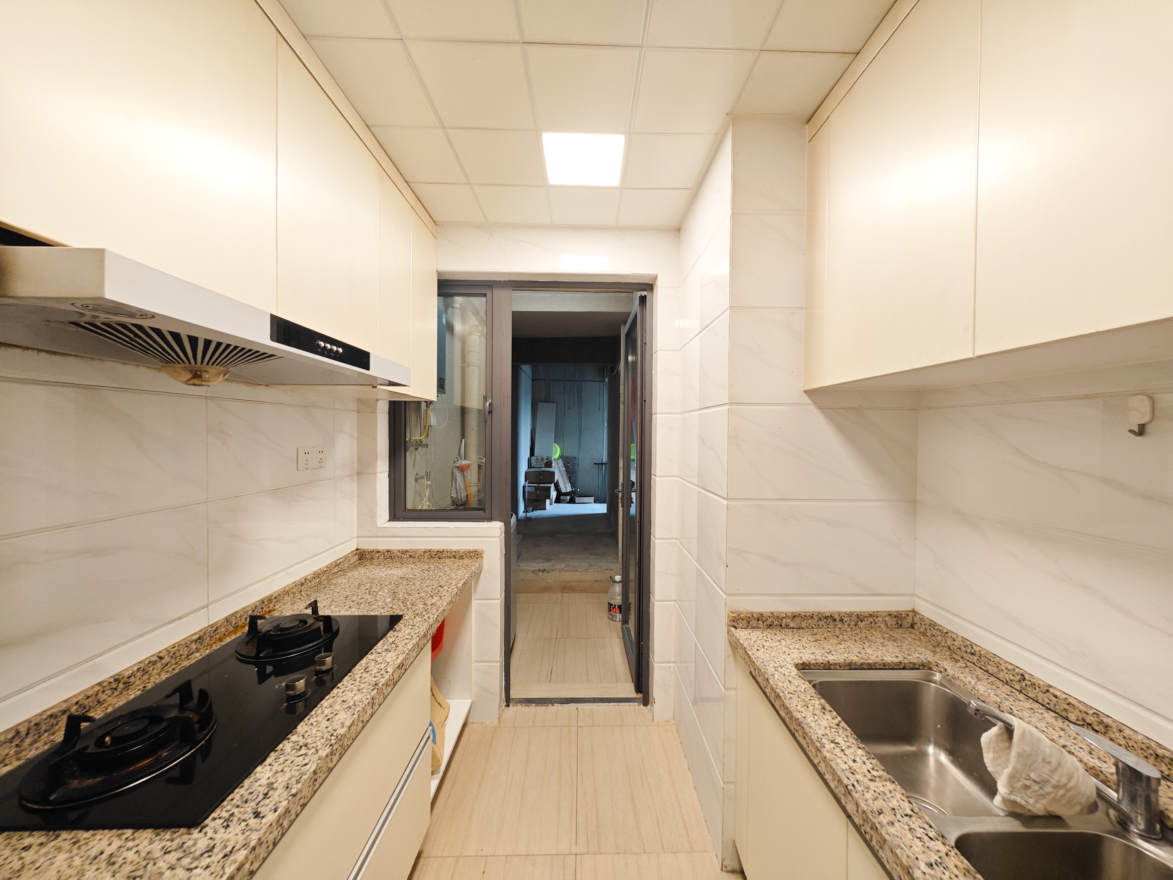 碧桂园南城首府(东宸林海) 3室2厅1卫 82.0万 碧桂园南城首府(东宸林海) 3室2厅1卫 82.0万厨房