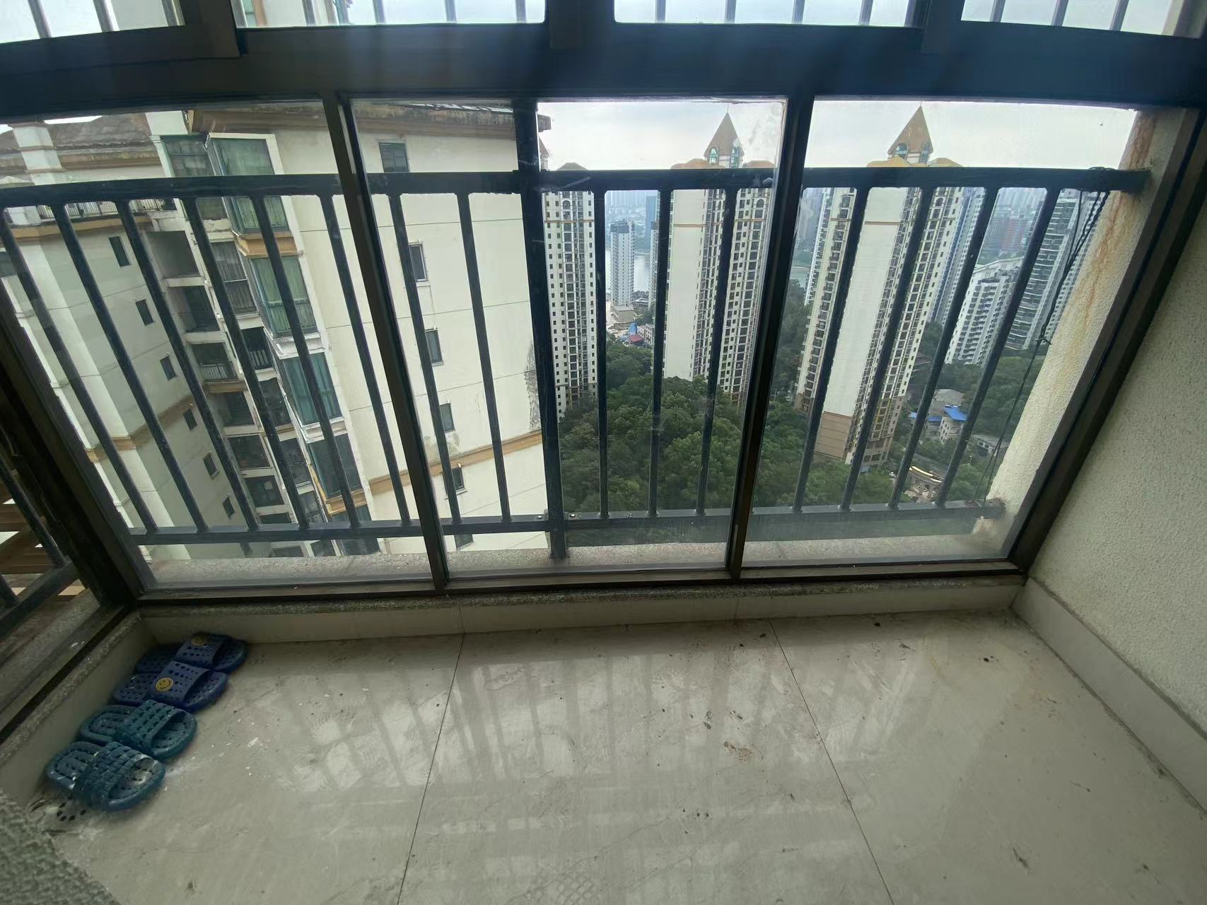 经世皇城 3室2厅2卫 45.8万 经世皇城 3室2厅2卫 45.8万室内图