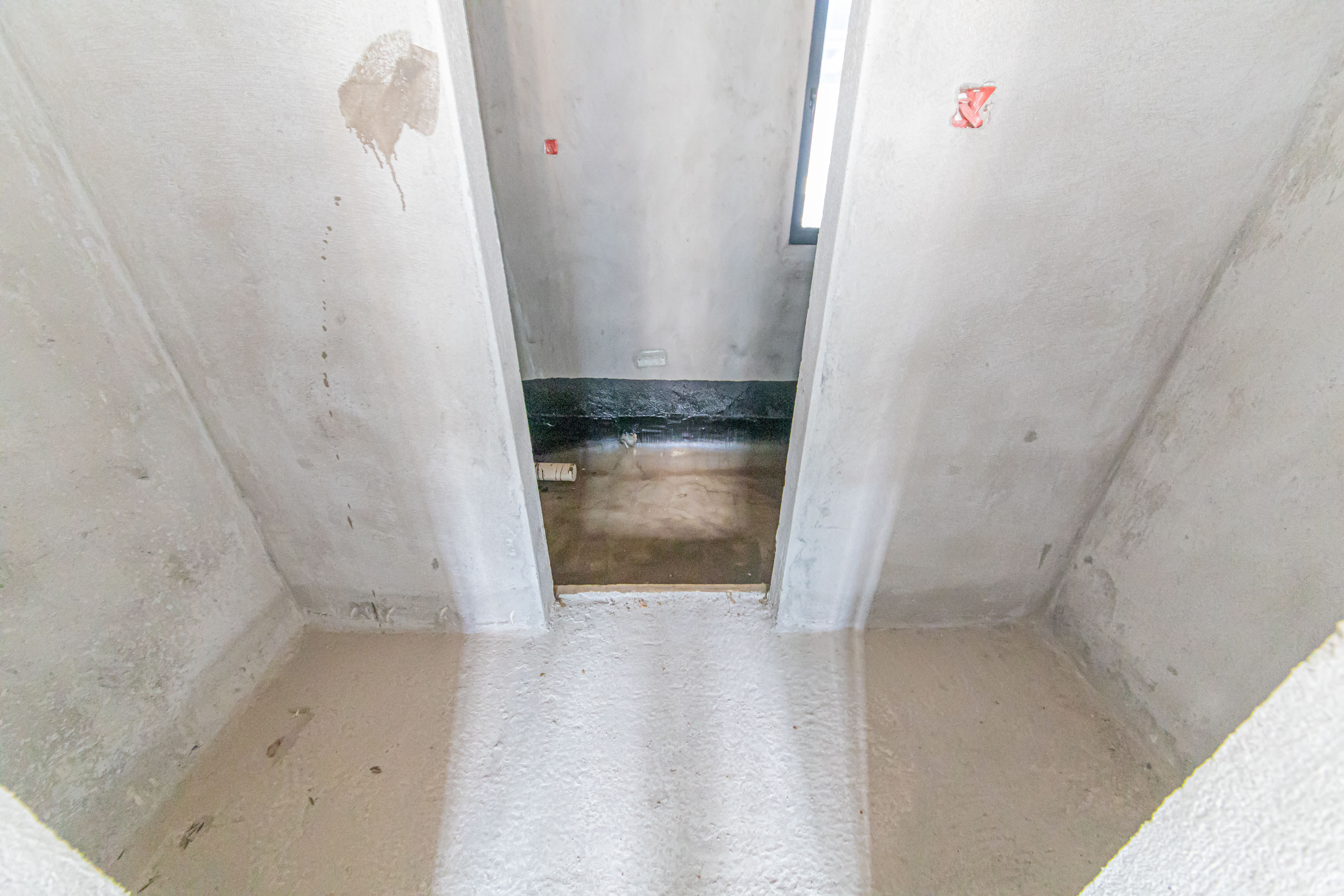 和泓融成府  3室2厅2卫   100.00万卫生间