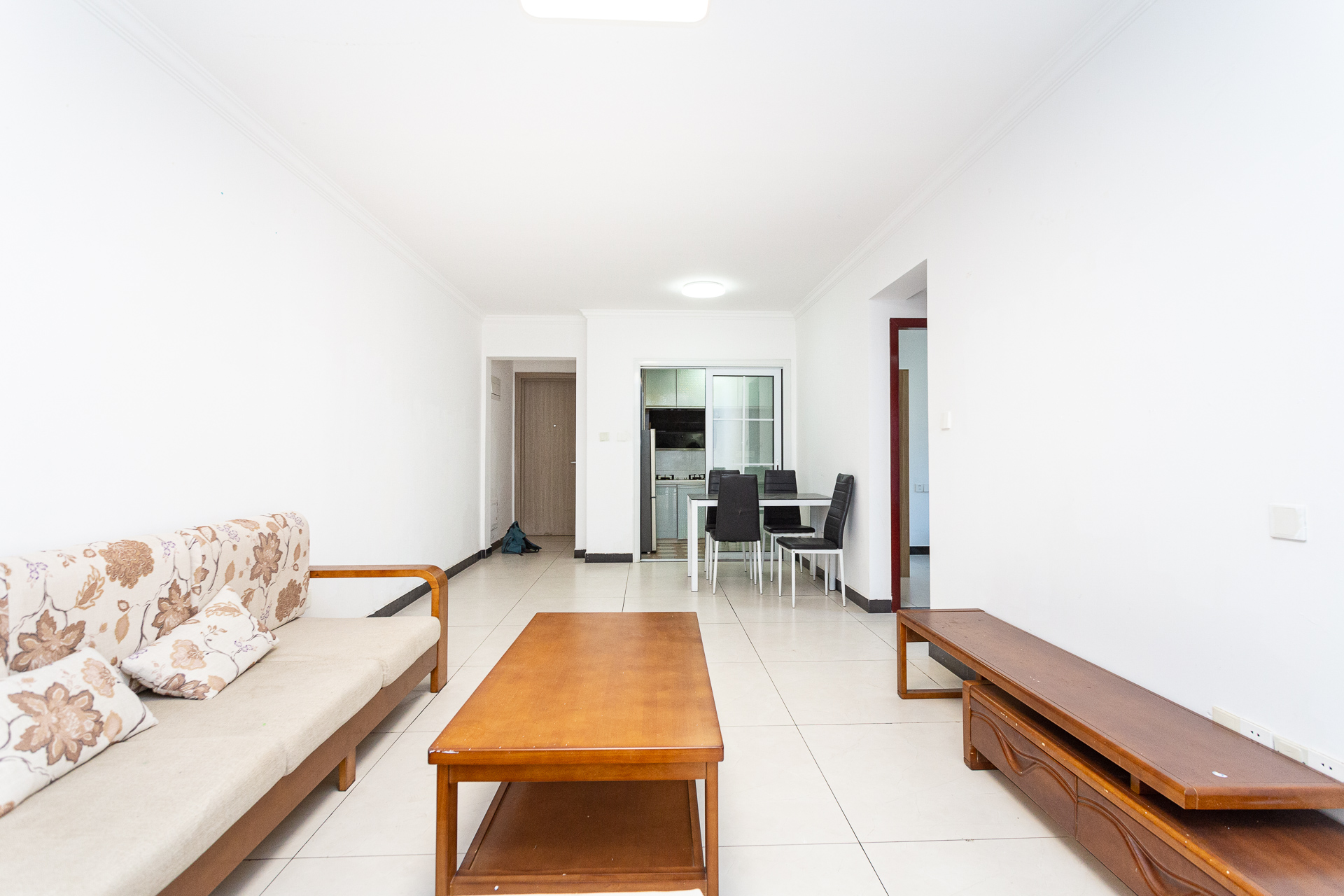 时代倾城五期 2室2厅1卫 77.6万 时代倾城五期 2室2厅1卫 77.6万客厅