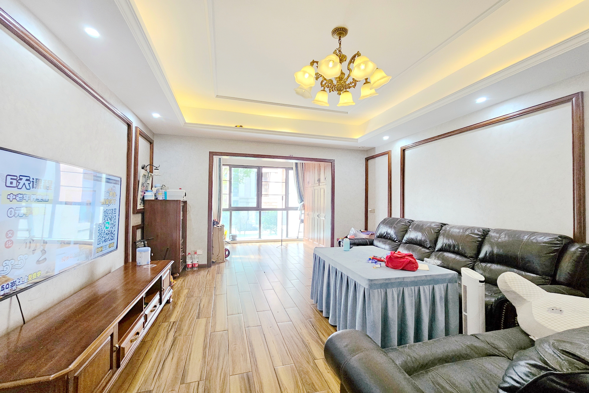 明昇壹城(明昇时代广场)一期  4室2厅2卫    200.0万 明昇壹城(明昇时代广场)一期  4室2厅2卫    200.0万客厅