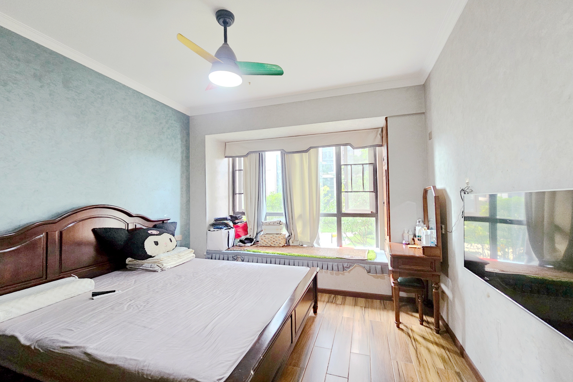 明昇壹城(明昇时代广场)一期  4室2厅2卫    200.0万 明昇壹城(明昇时代广场)一期  4室2厅2卫    200.0万卧室