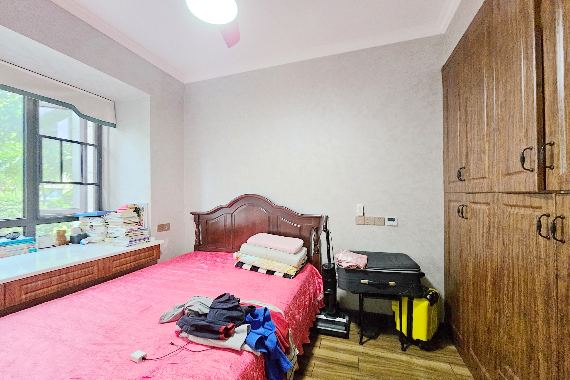 明昇壹城(明昇时代广场)一期  4室2厅2卫    200.0万 明昇壹城(明昇时代广场)一期  4室2厅2卫    200.0万卧室