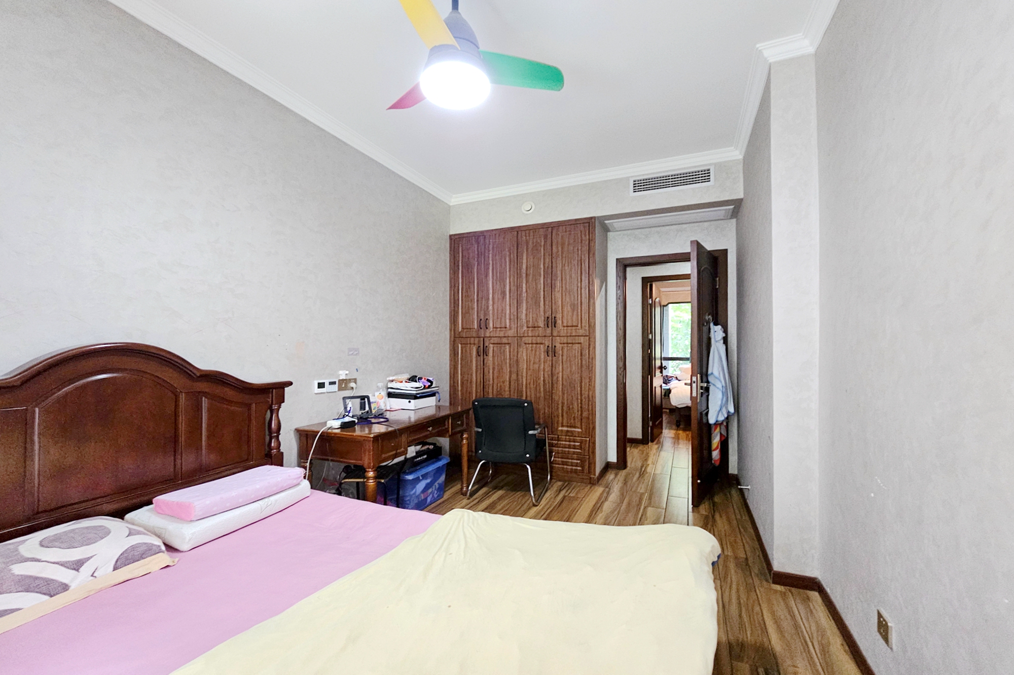 明昇壹城(明昇时代广场)一期  4室2厅2卫    200.0万 明昇壹城(明昇时代广场)一期  4室2厅2卫    200.0万卧室