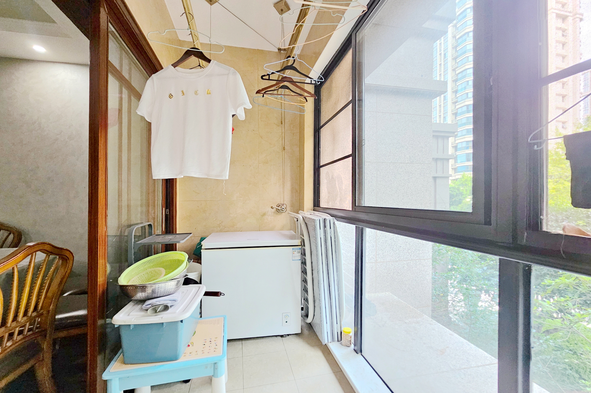 明昇壹城(明昇时代广场)一期  4室2厅2卫    200.0万 明昇壹城(明昇时代广场)一期  4室2厅2卫    200.0万阳台