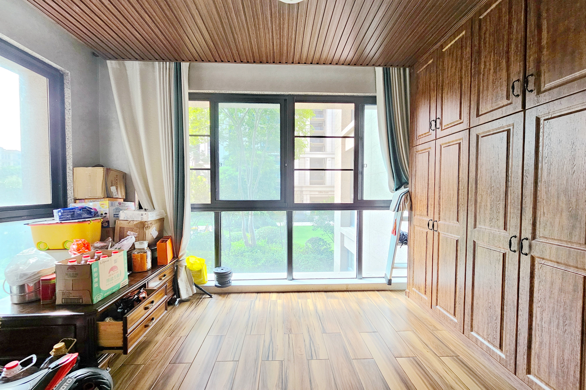 明昇壹城(明昇时代广场)一期  4室2厅2卫    200.0万 明昇壹城(明昇时代广场)一期  4室2厅2卫    200.0万阳台