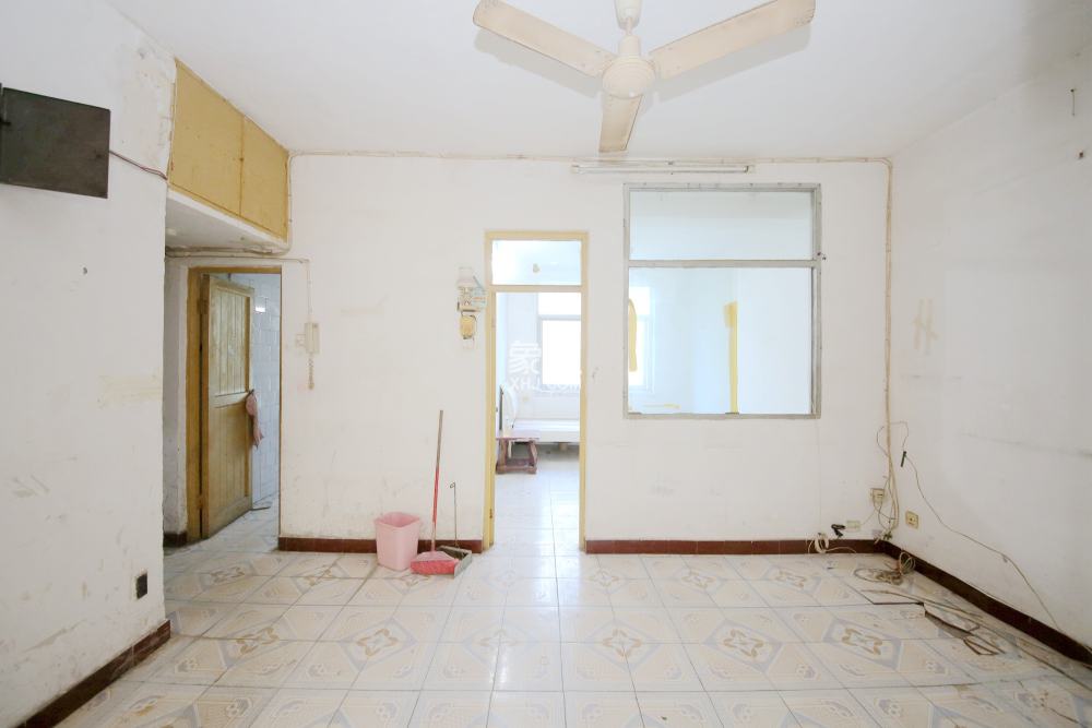 燕山街社区  3室1厅1卫    48.0万