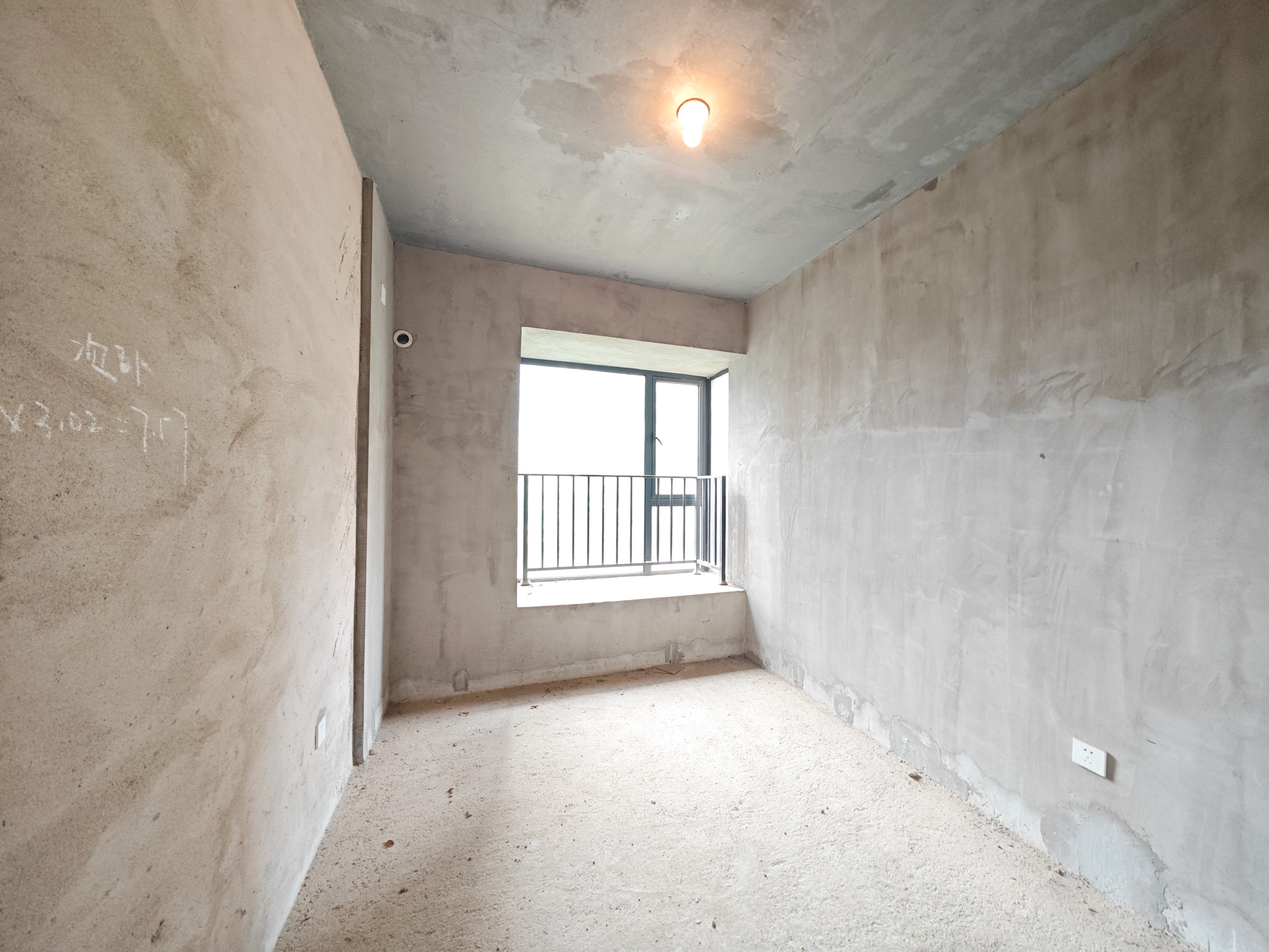 中建嘉和城  3室2厅2卫   105.00万卧室