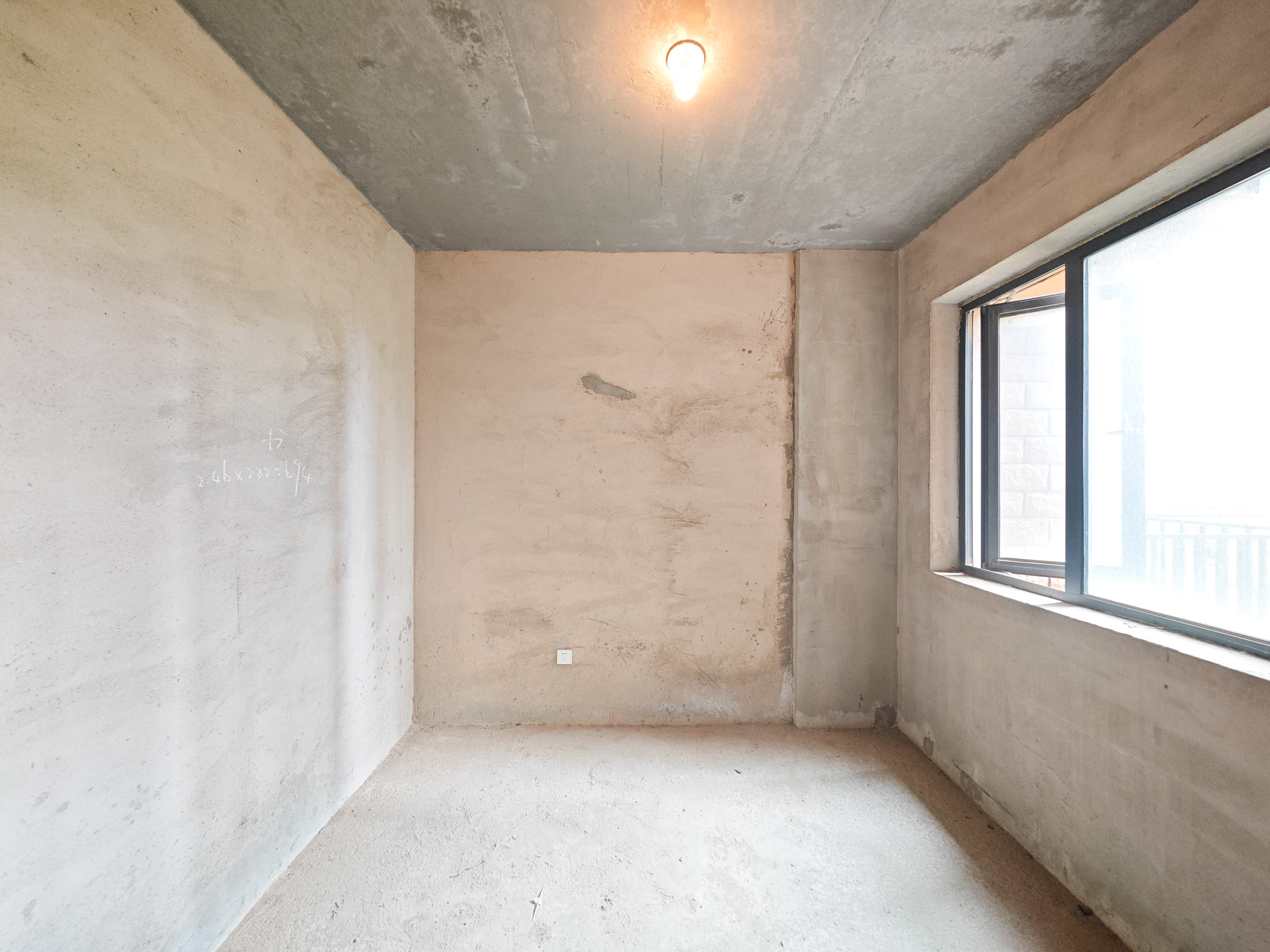 中建嘉和城  3室2厅2卫   105.00万卧室