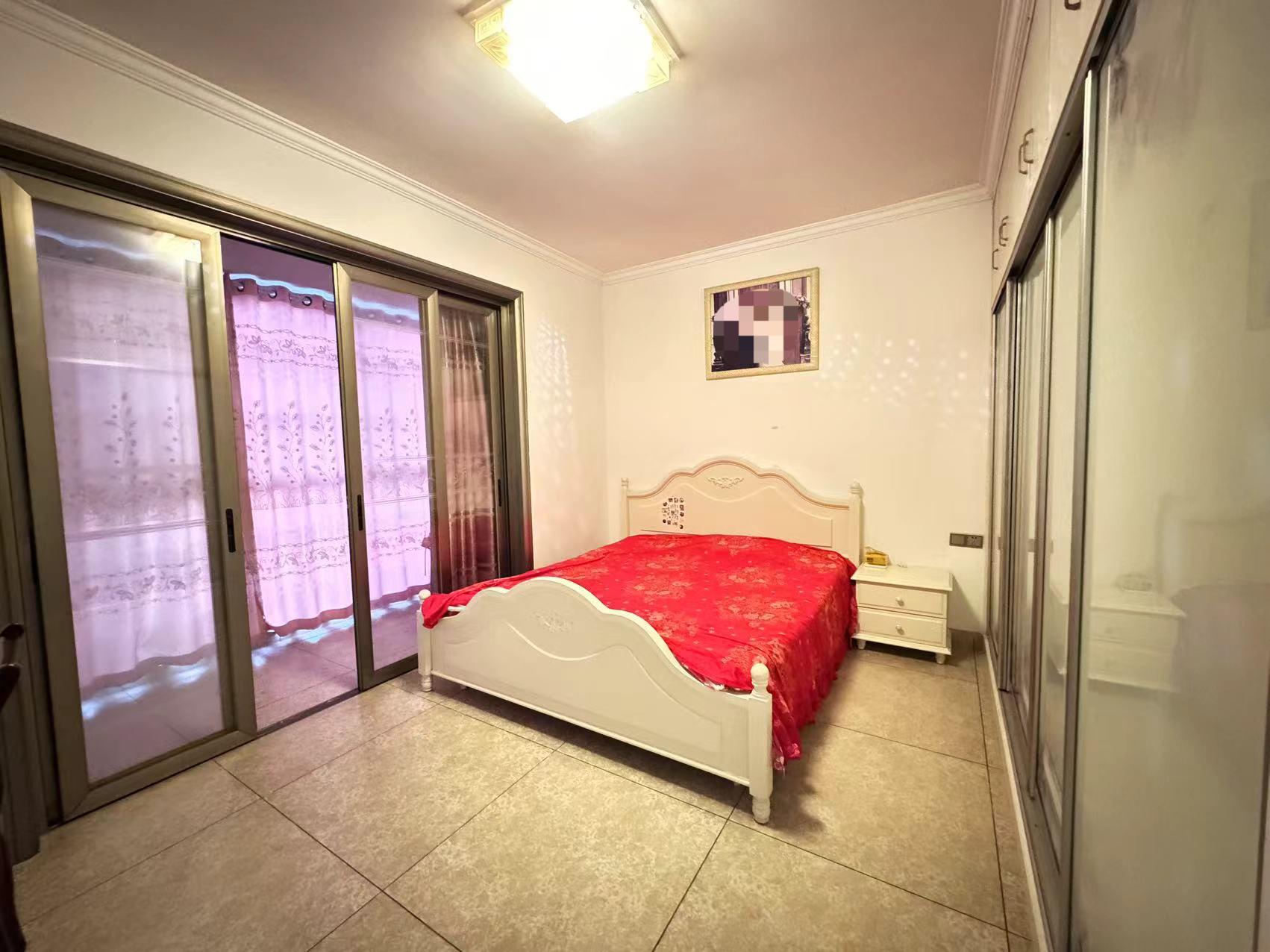 枫林绿洲  3室2厅2卫    50.0万 枫林绿洲  3室2厅2卫    50.0万室内图