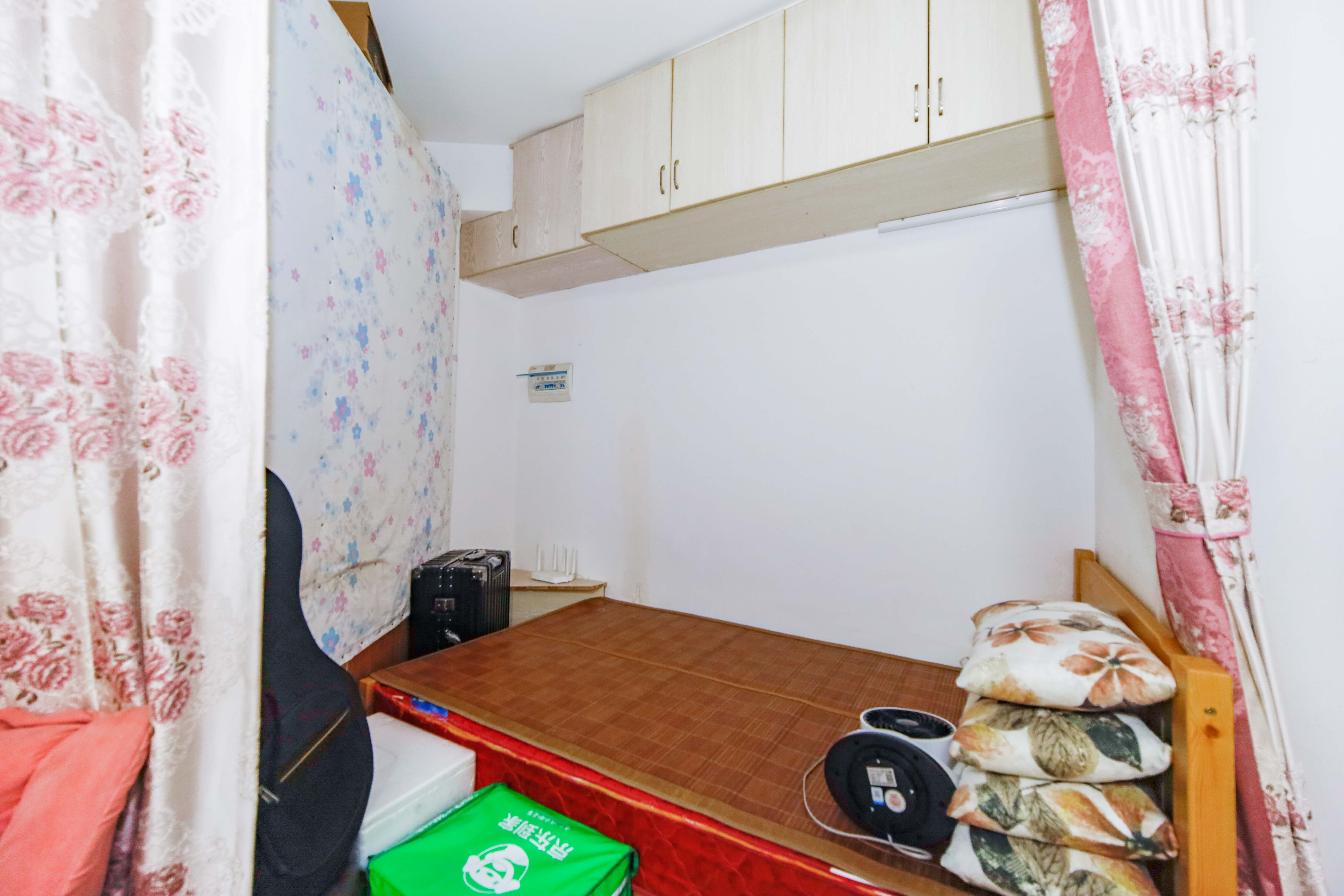 万象美域  2室1厅1卫   46.00万卧室