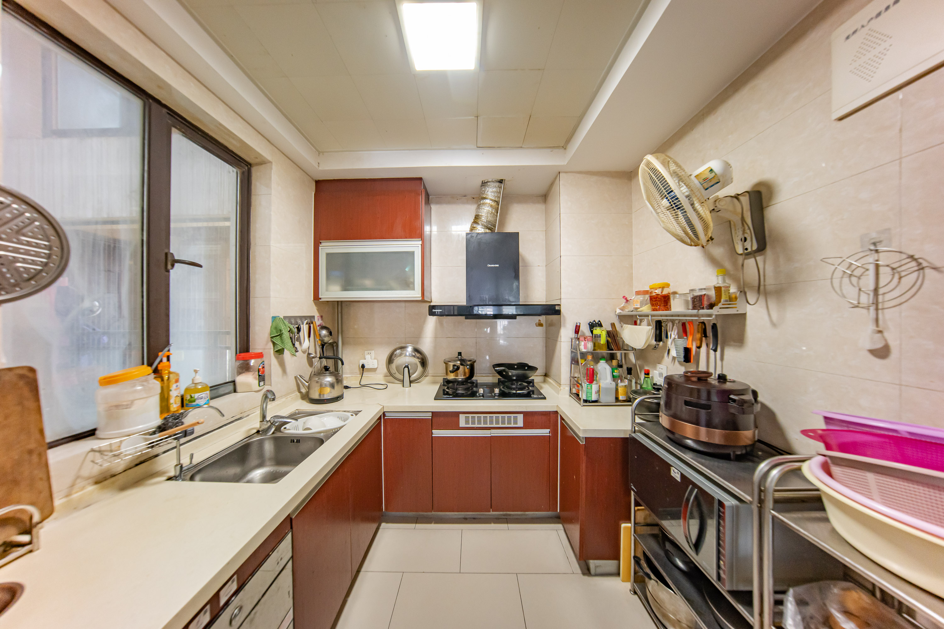 中海国际三期  3室2厅2卫    88.0万厨房