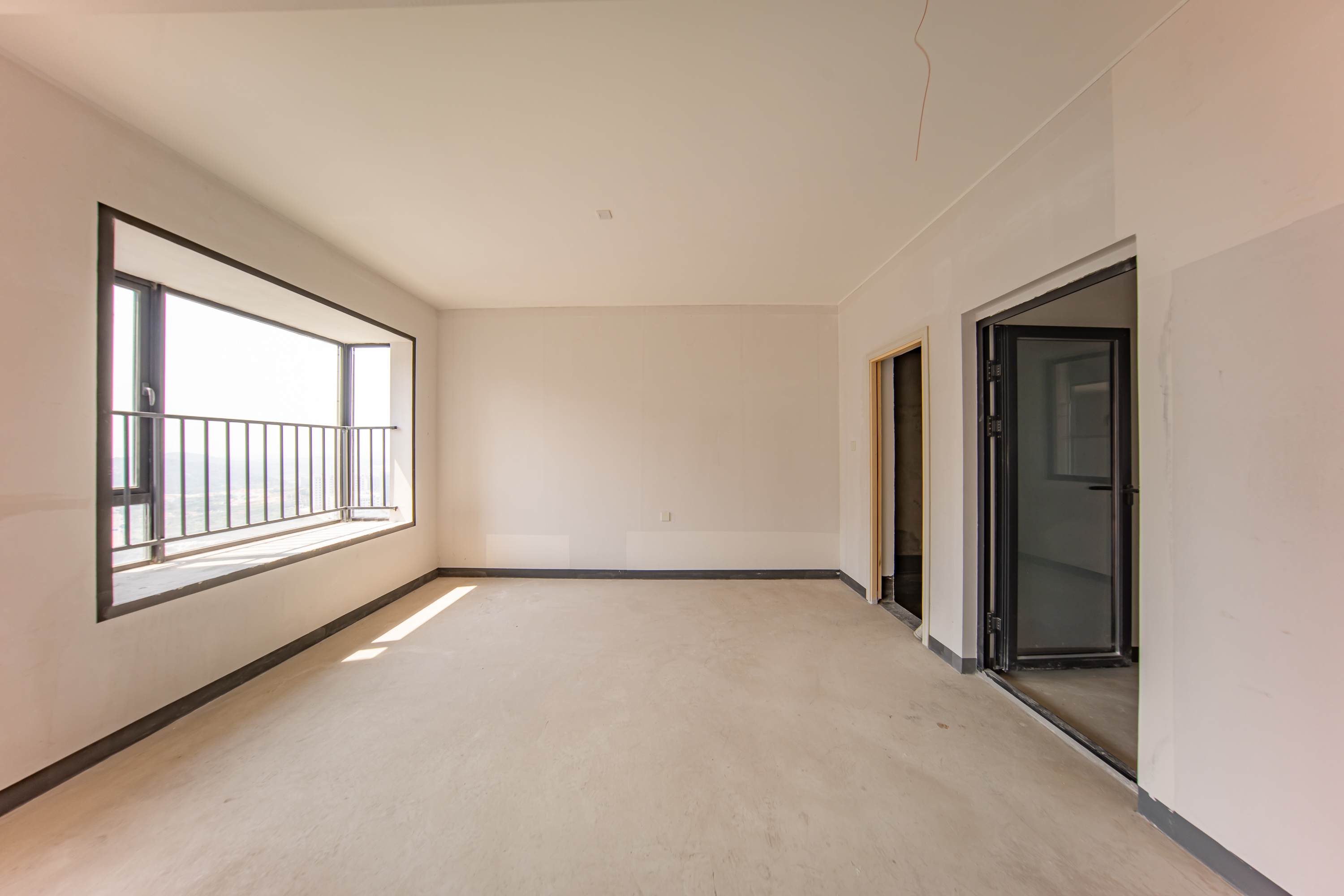 建投象山国际  5室2厅2卫   259.00万卧室