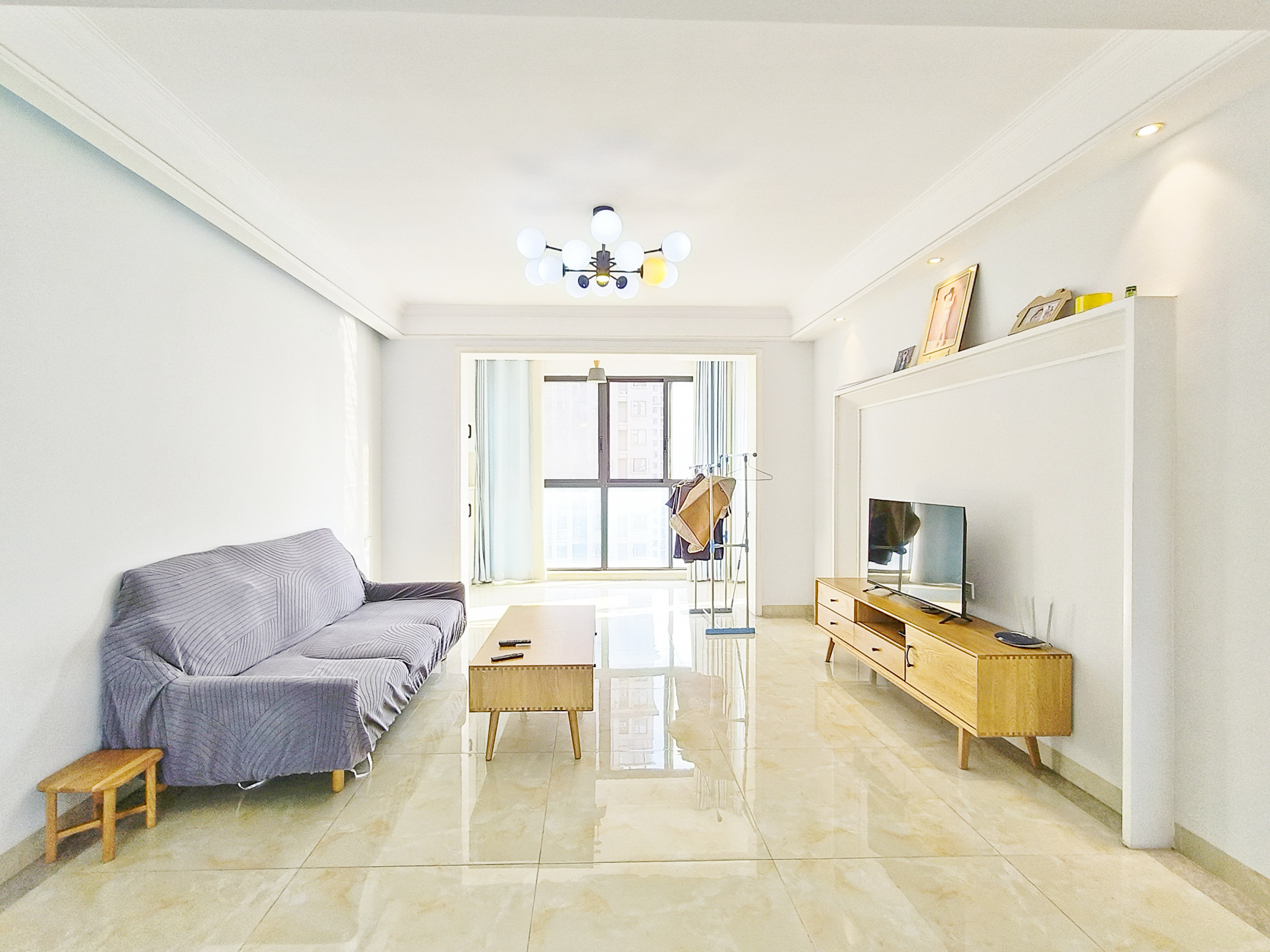 阳光丽城一期 4室2厅2卫 205.0万 阳光丽城一期 4室2厅2卫 205.0万客厅