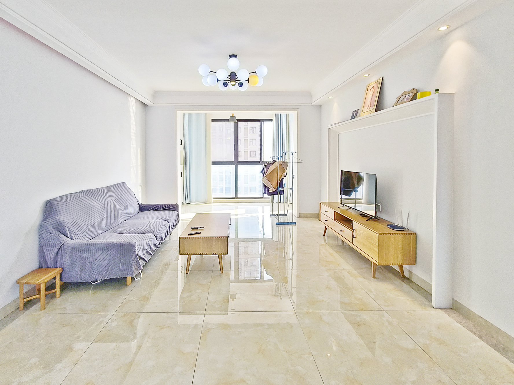 阳光丽城一期 4室2厅2卫 205.0万 阳光丽城一期 4室2厅2卫 205.0万客厅