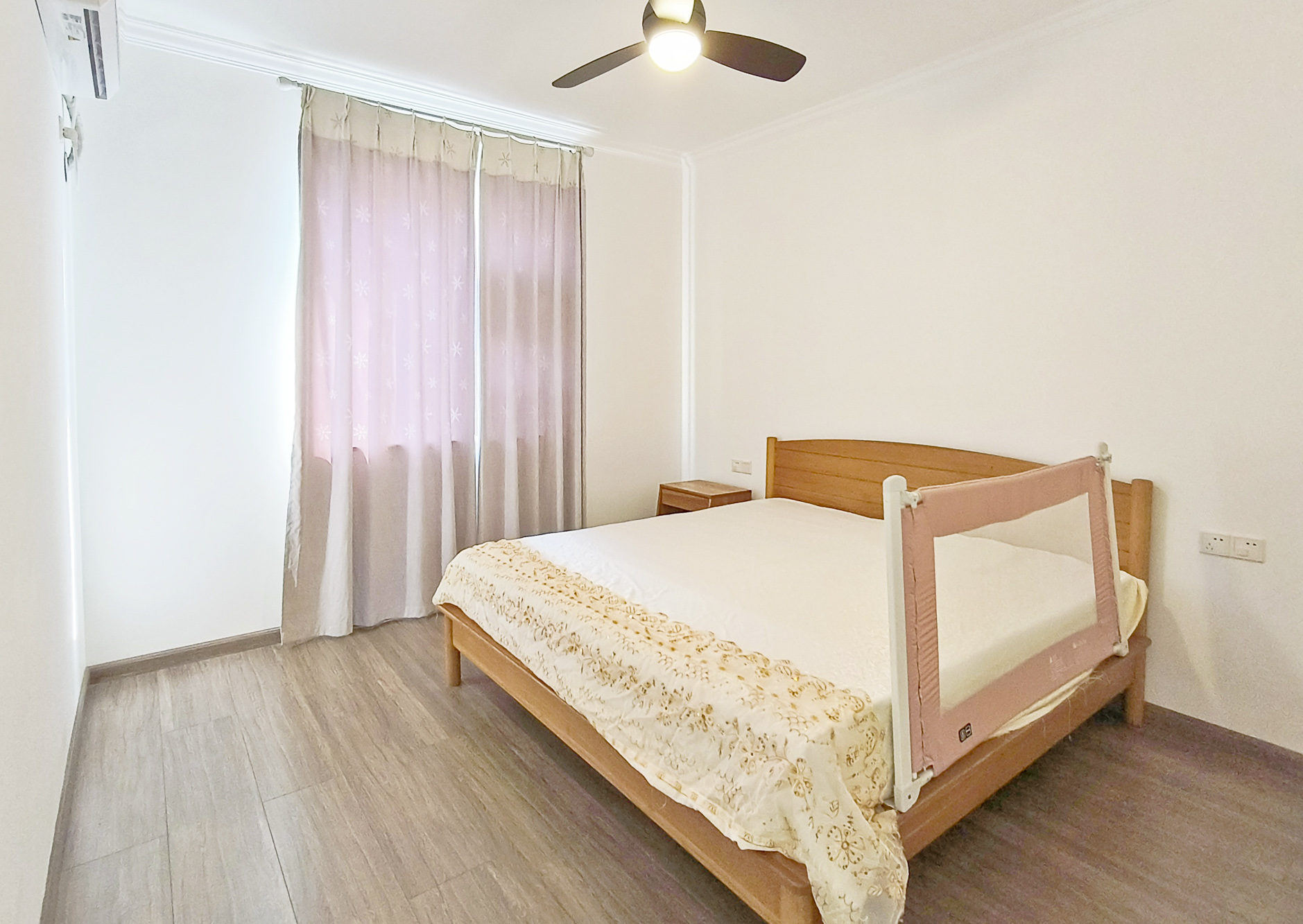 阳光丽城一期 4室2厅2卫 205.0万 阳光丽城一期 4室2厅2卫 205.0万卧室