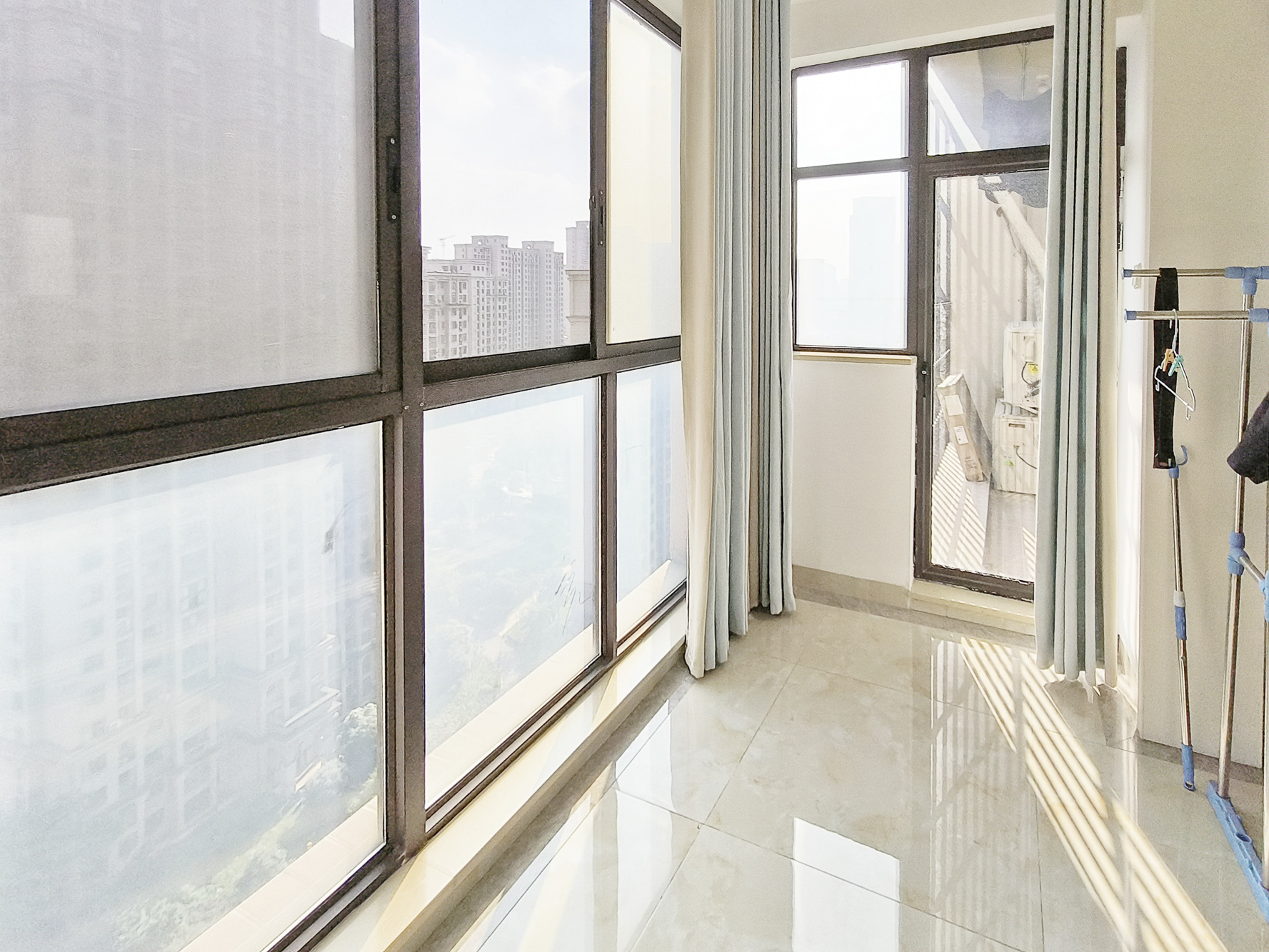 阳光丽城一期 4室2厅2卫 205.0万 阳光丽城一期 4室2厅2卫 205.0万阳台