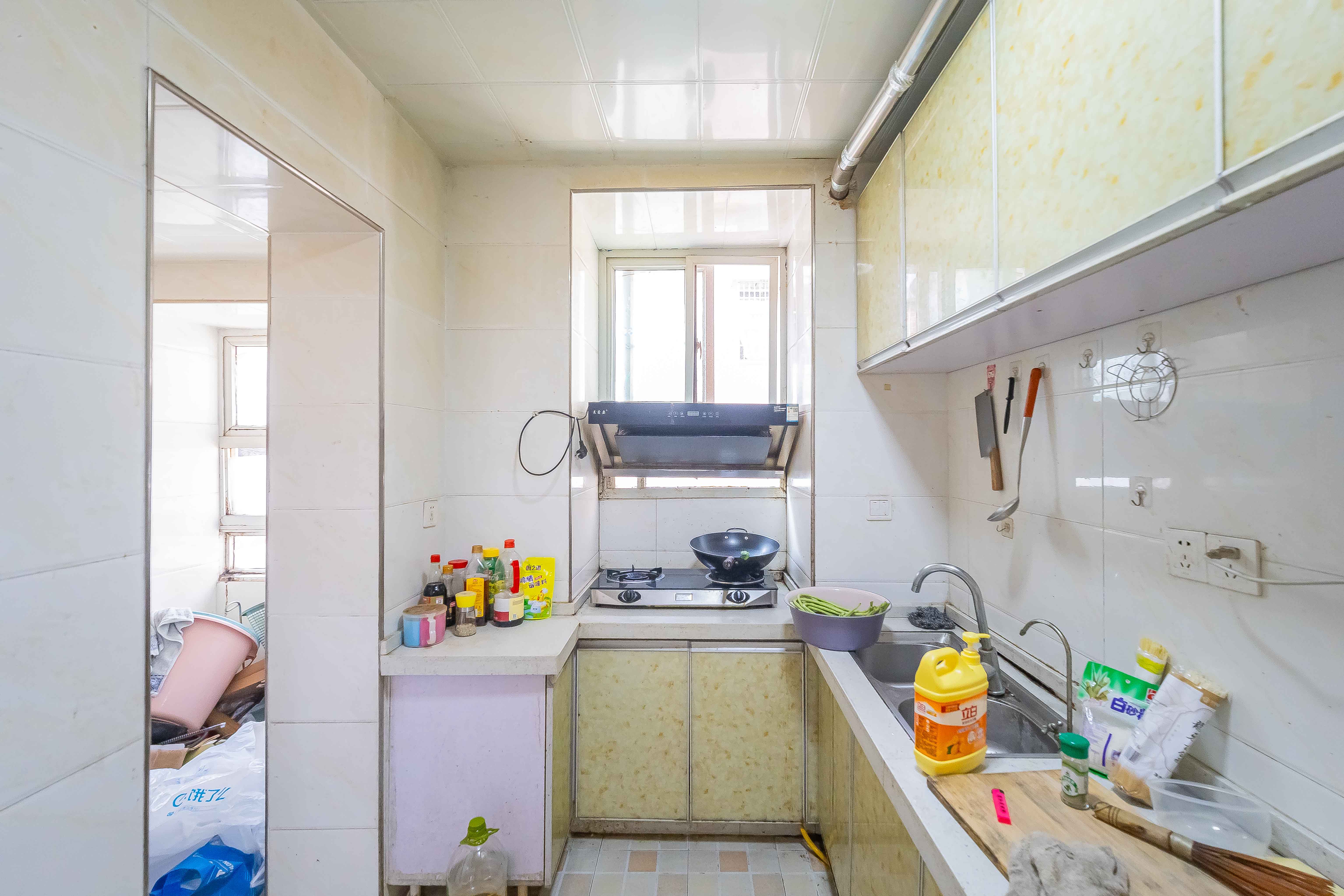 麻园湾  2室2厅1卫    48.8万 麻园湾  2室2厅1卫    48.8万厨房