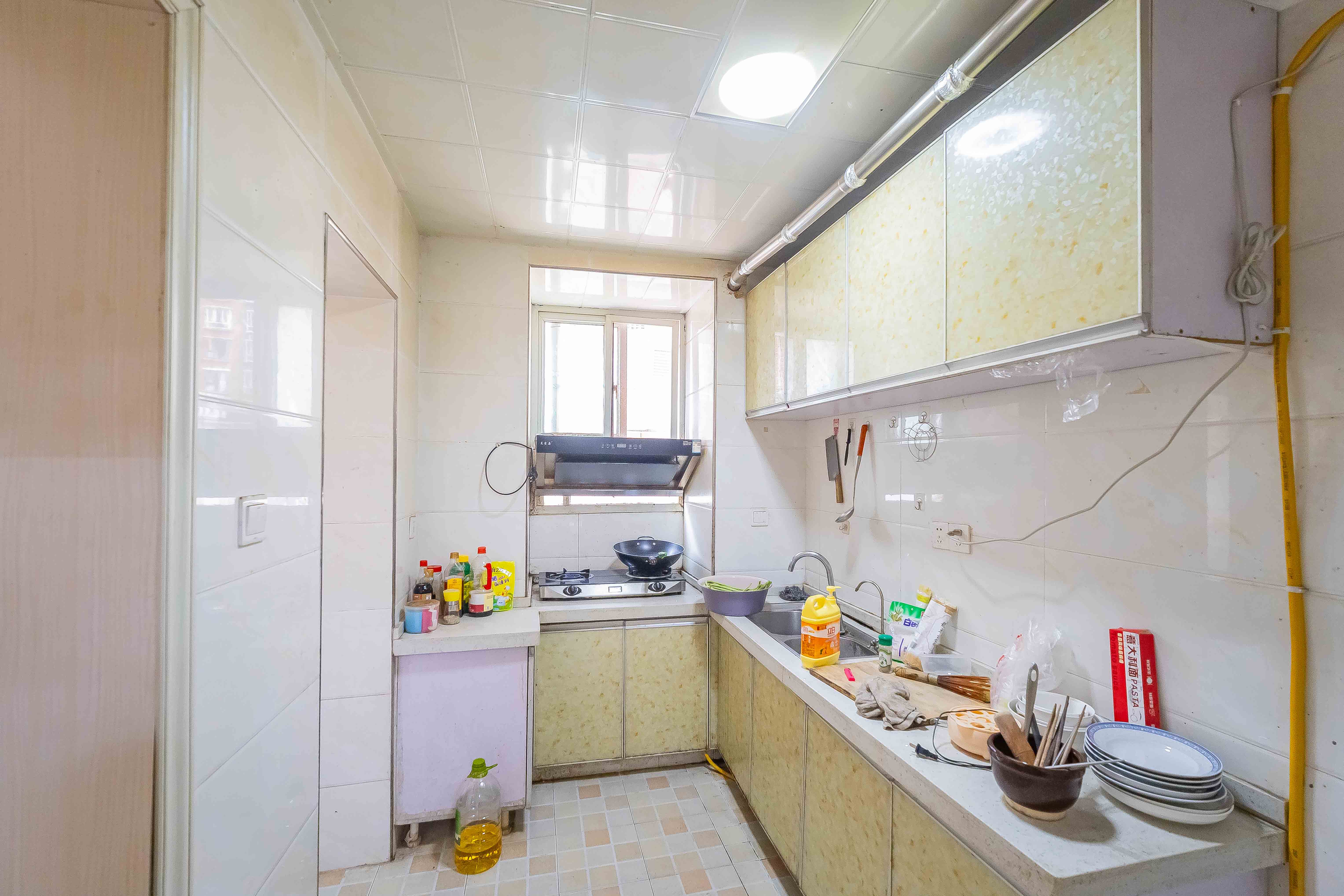 麻园湾  2室2厅1卫    48.8万 麻园湾  2室2厅1卫    48.8万厨房