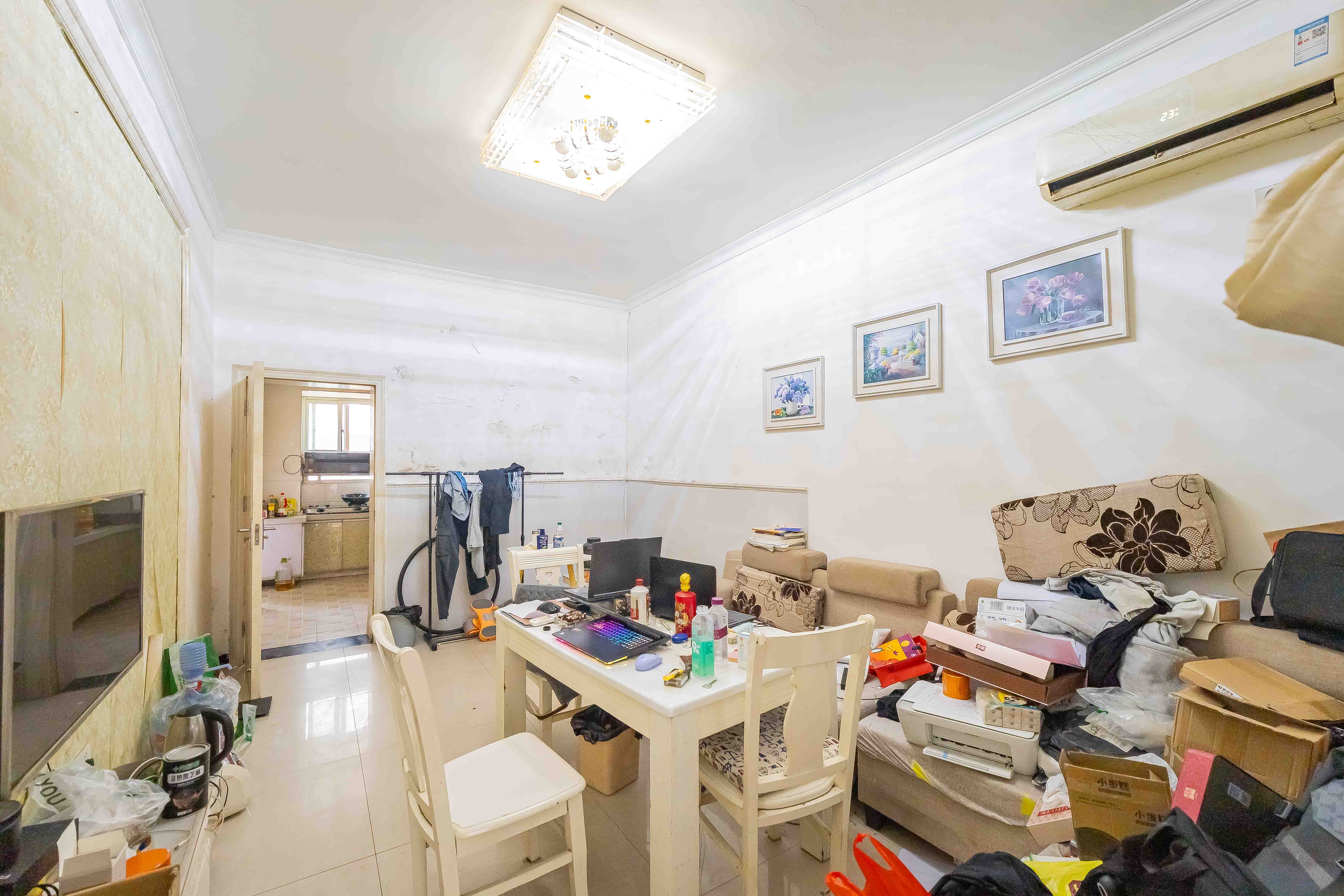 麻园湾  2室2厅1卫    48.8万 麻园湾  2室2厅1卫    48.8万客厅