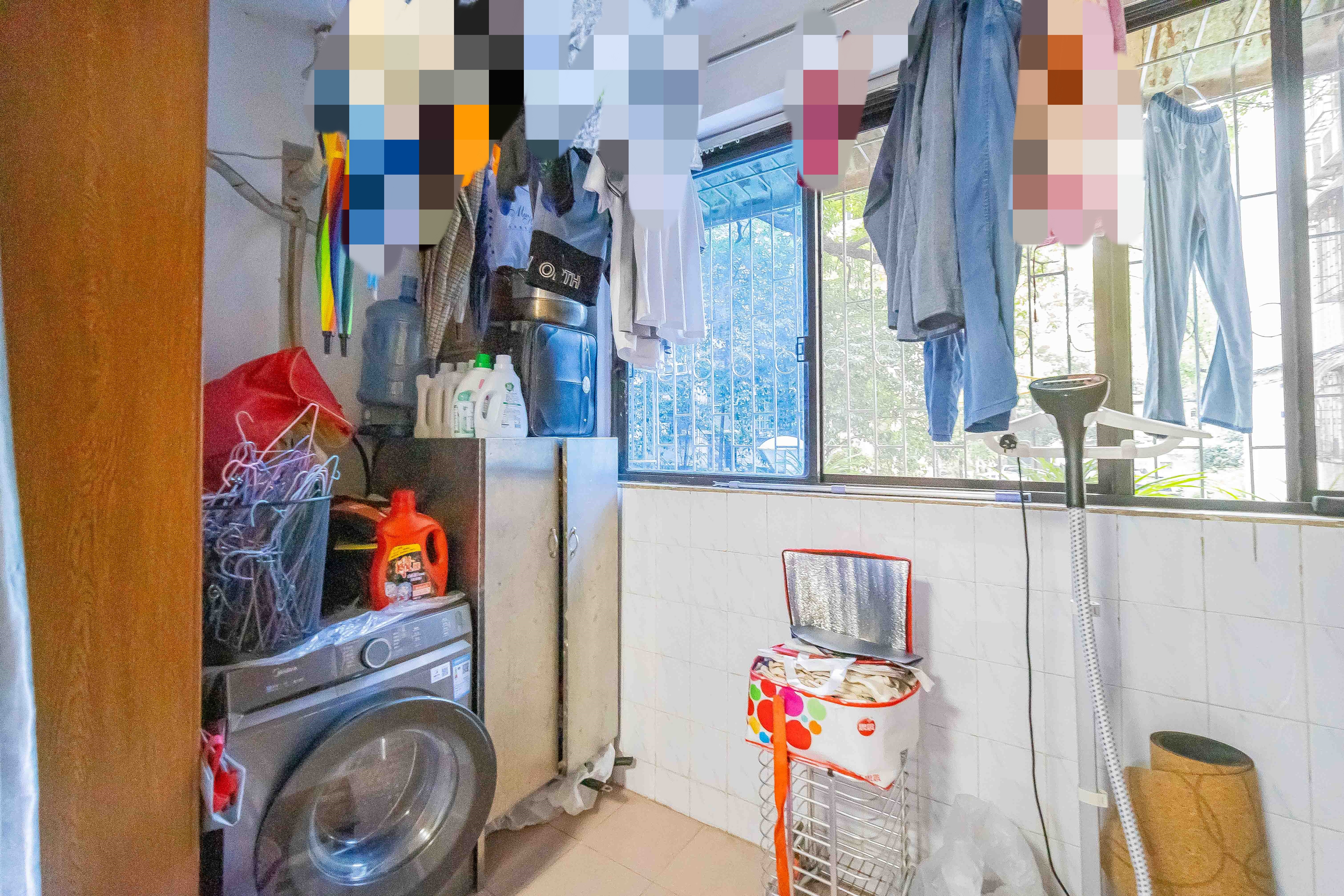 省林勘院  3室2厅1卫   96.00万卧室