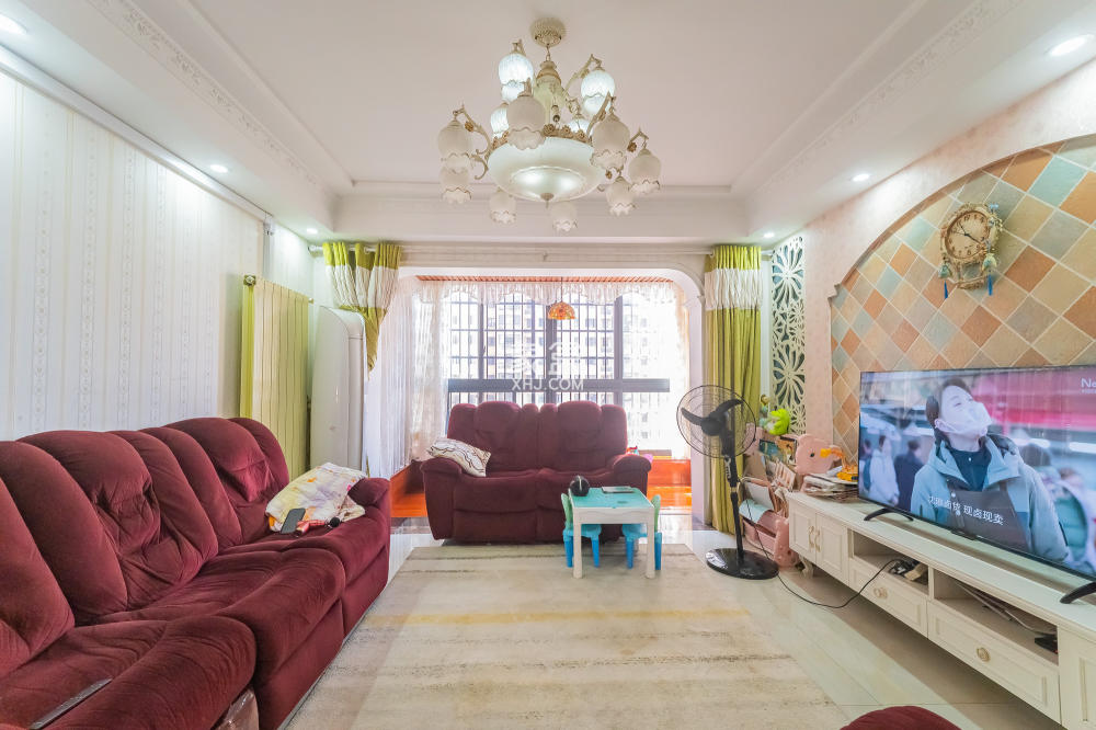 深业睿城E区  1室2厅2卫    128.0万