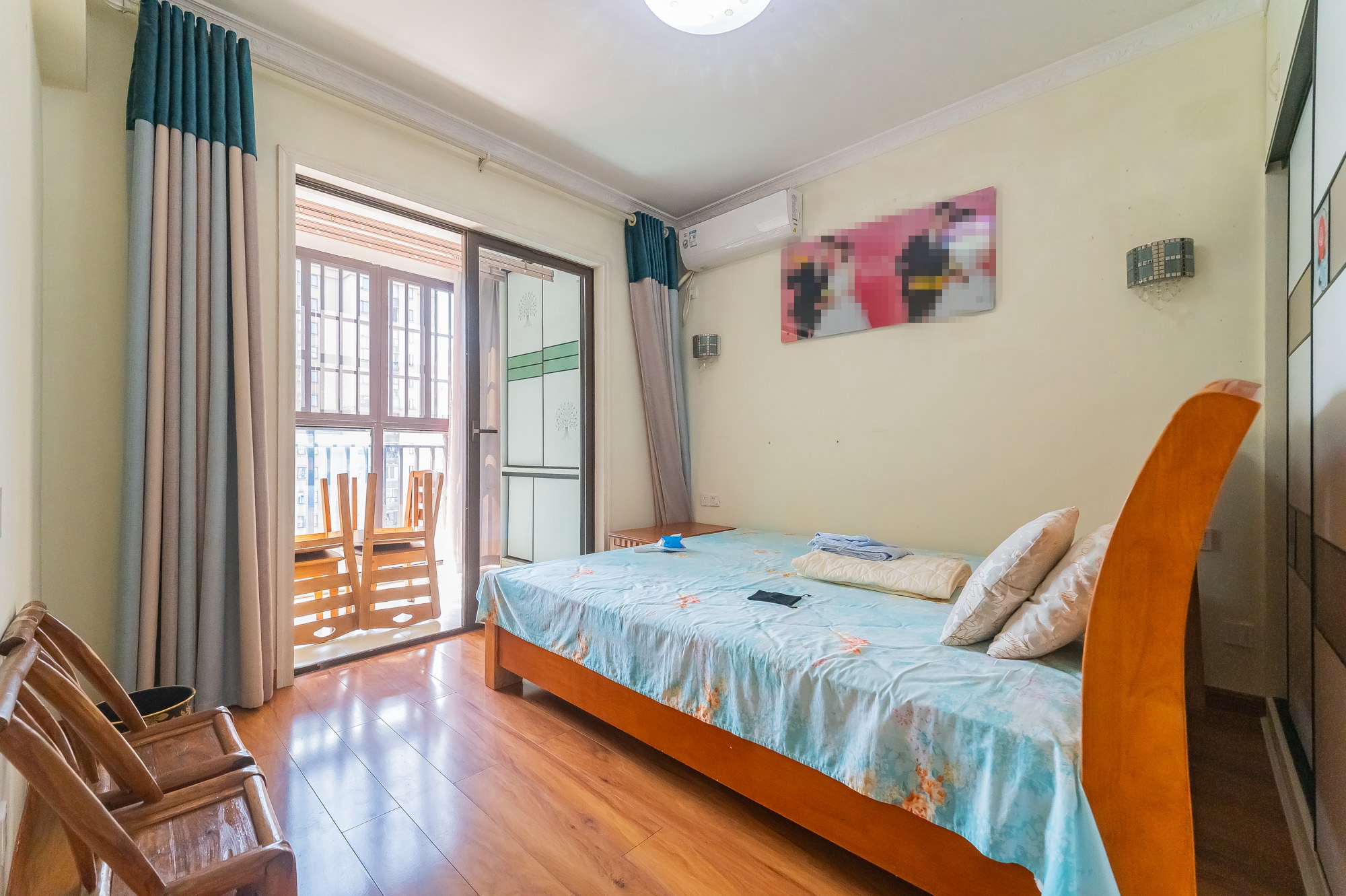 华润置地广场一期  3室2厅1卫    75.0万 华润置地广场一期  3室2厅1卫    75.0万卧室