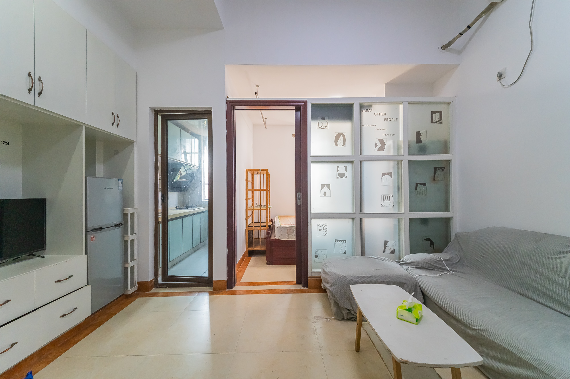 湖湾世景 2室1厅1卫 34.8万 湖湾世景 2室1厅1卫 34.8万客厅