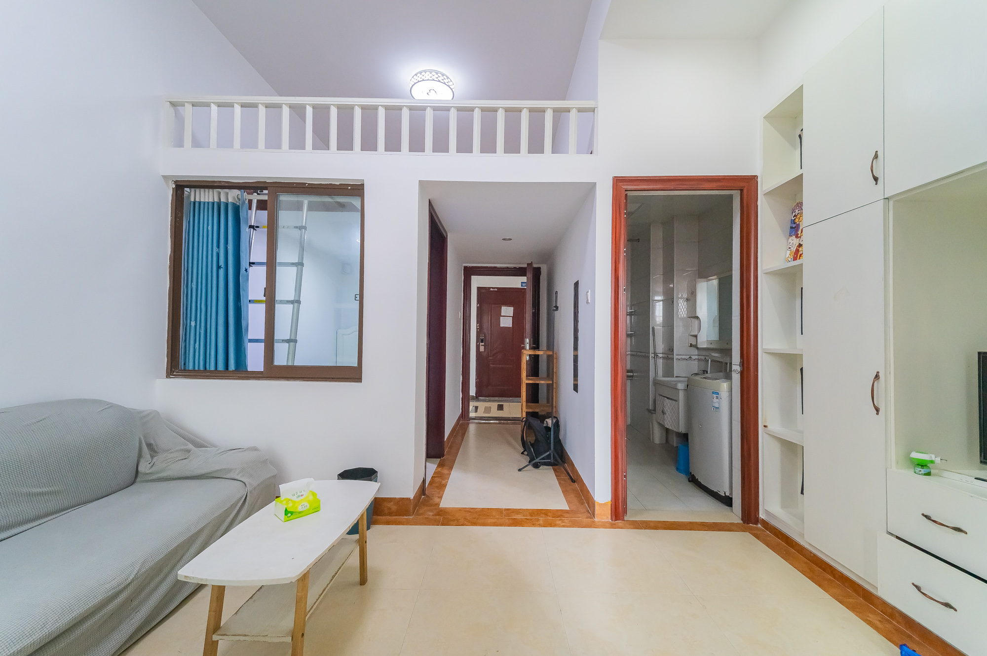 湖湾世景 2室1厅1卫 34.8万 湖湾世景 2室1厅1卫 34.8万客厅