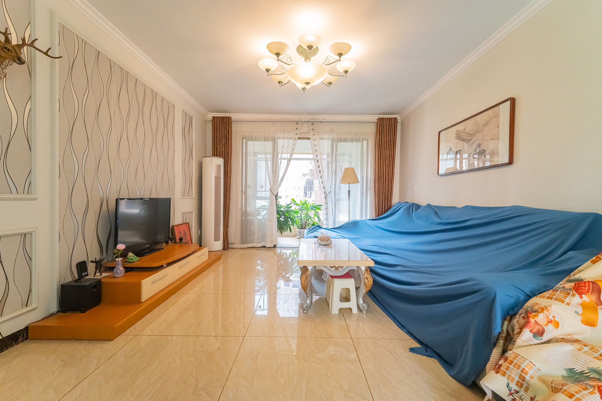 家和院  4室2厅2卫    102.8万 家和院  4室2厅2卫    102.8万客厅