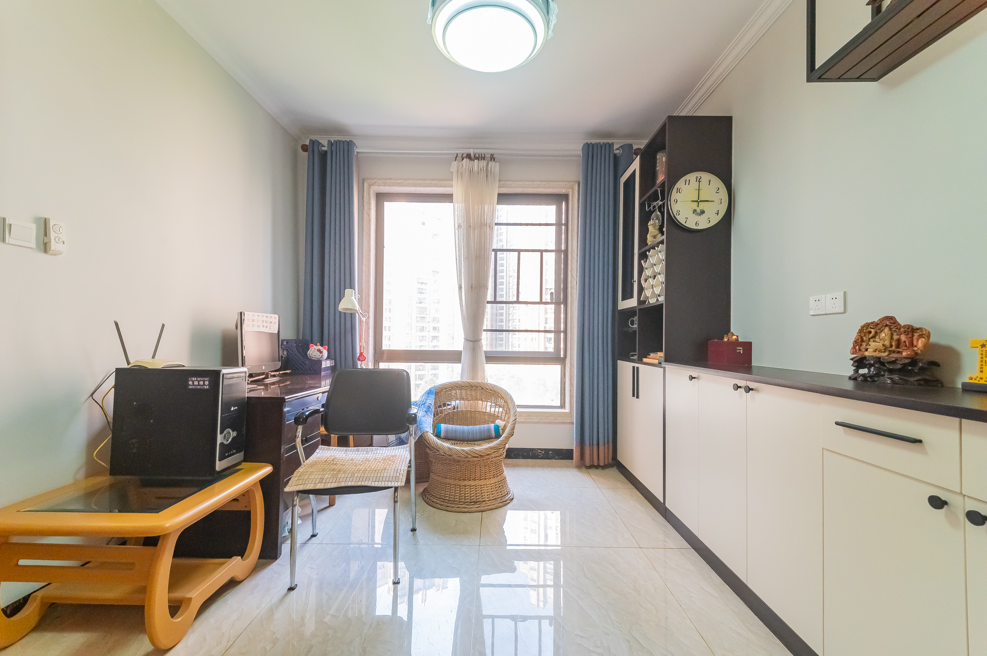 家和院  4室2厅2卫    102.8万 家和院  4室2厅2卫    102.8万客厅